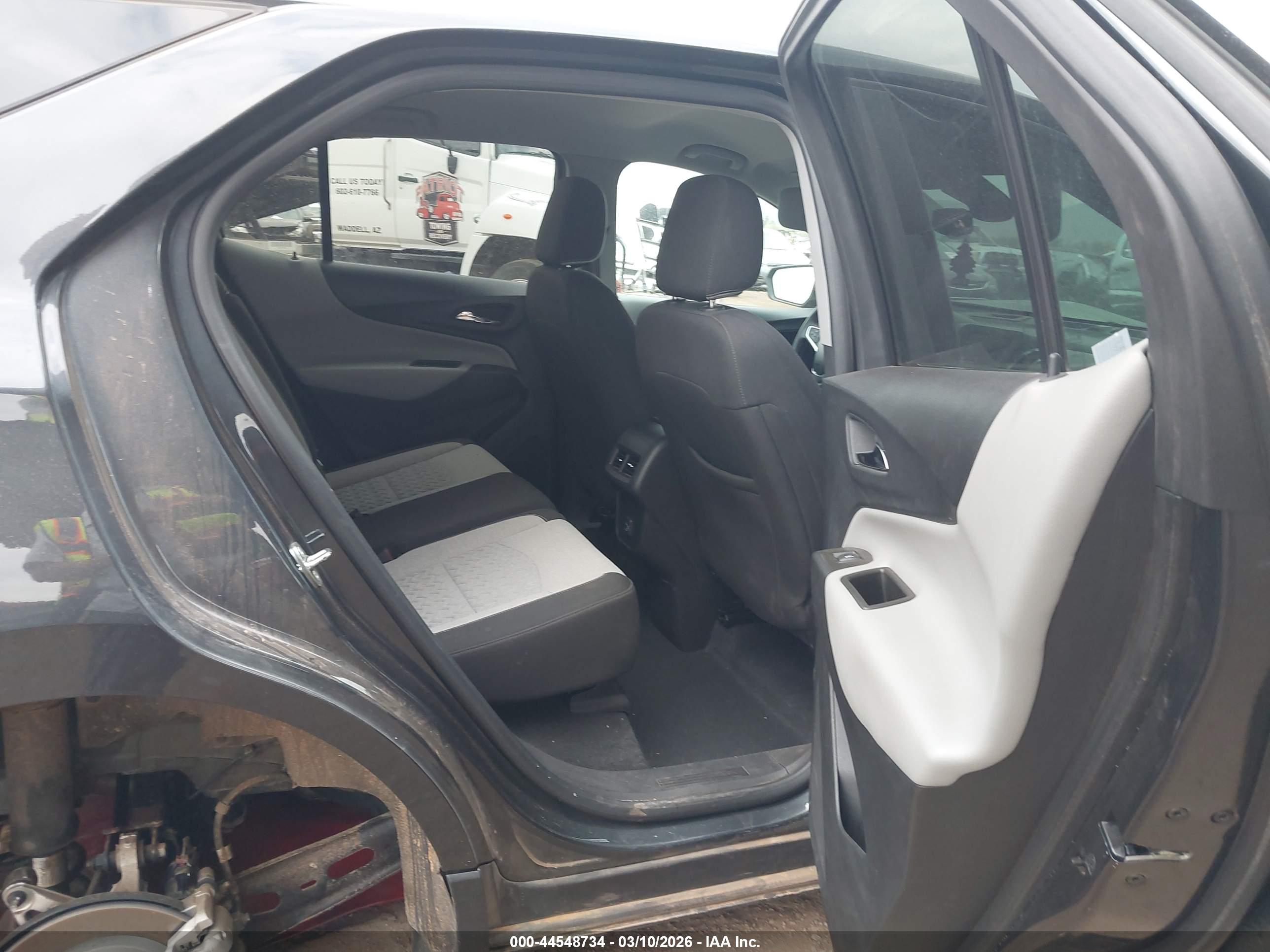CHEVROLET EQUINOX image 8