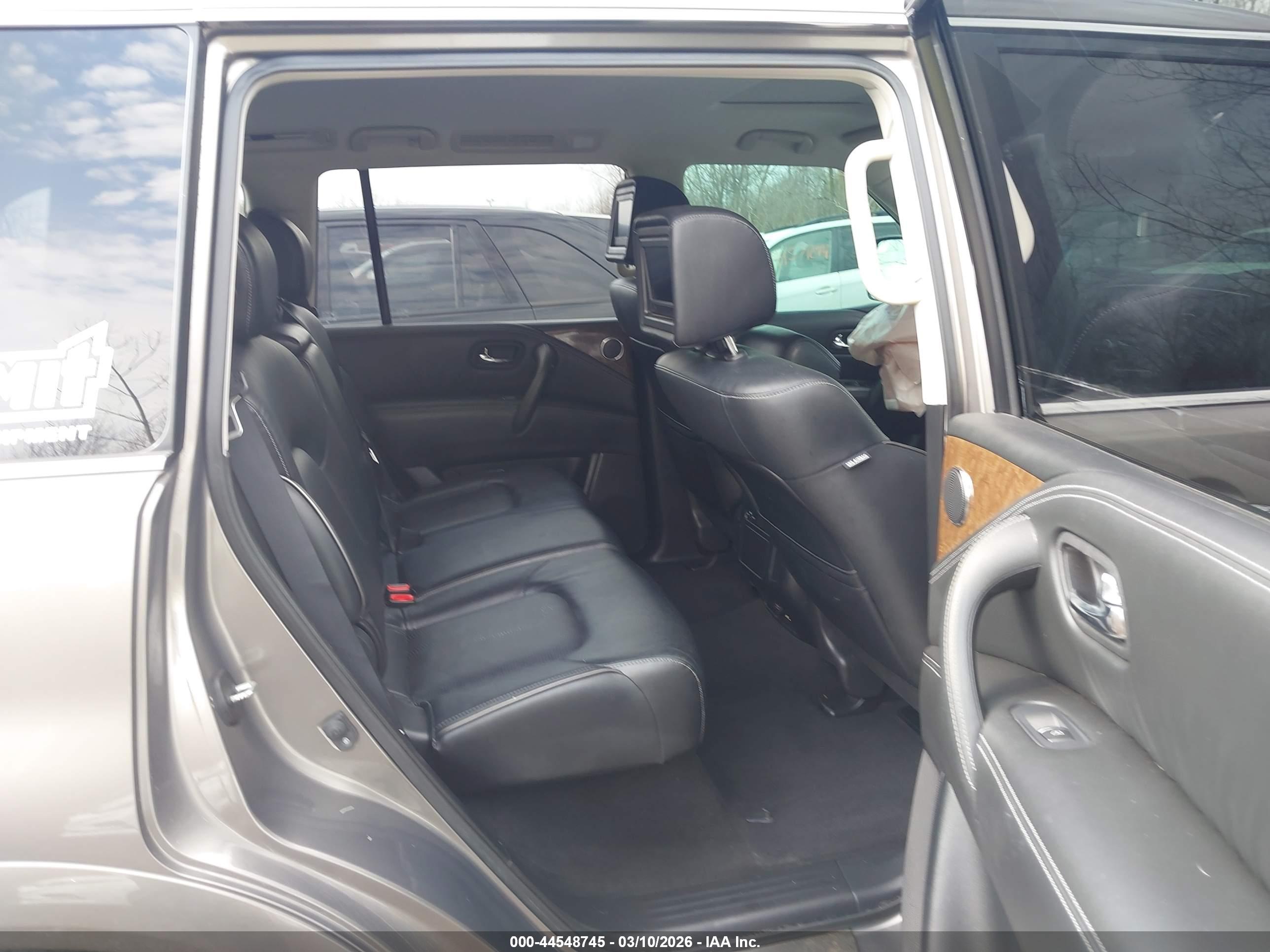 INFINITI QX80 image 8