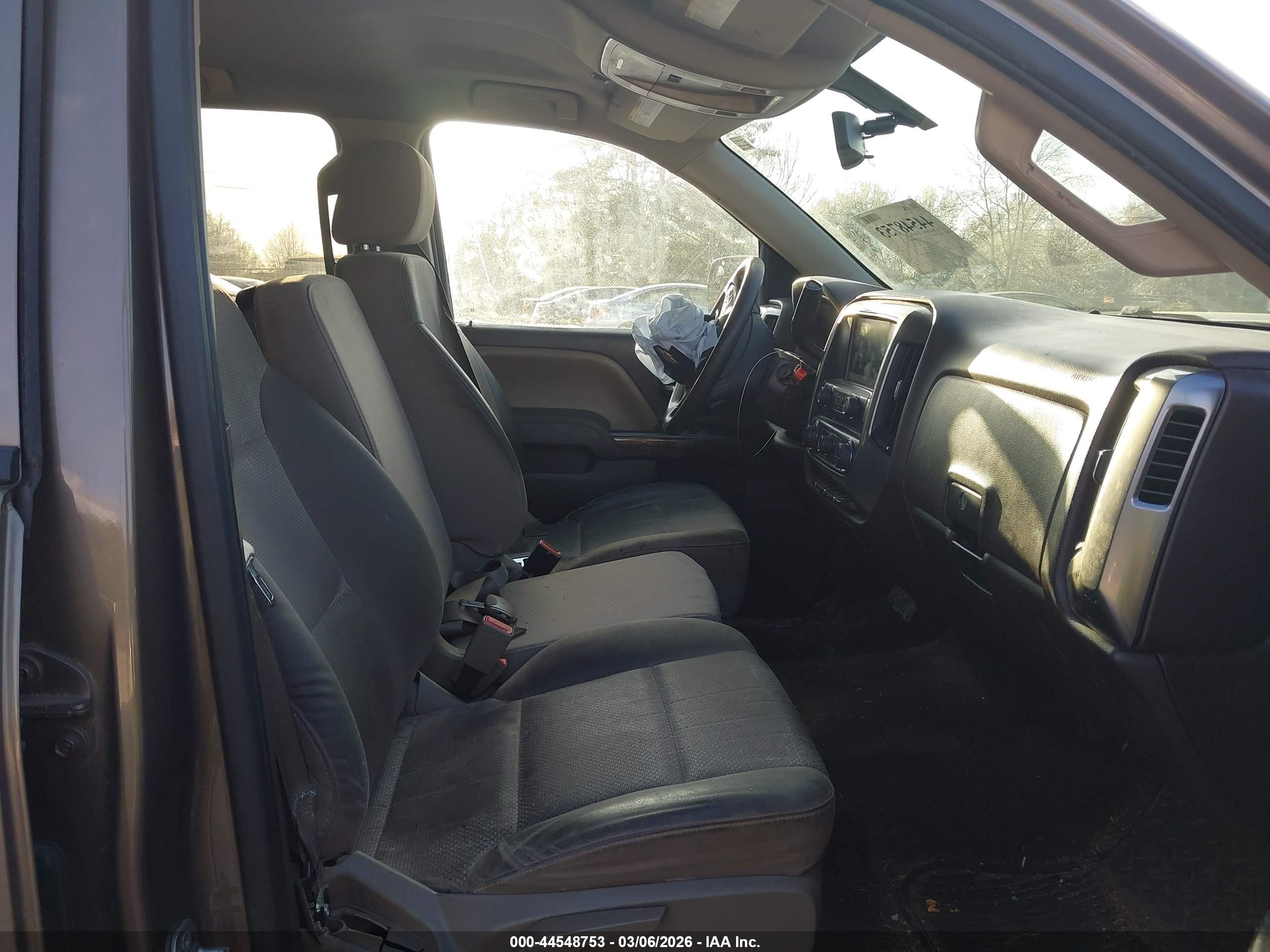 CHEVROLET SILVERADO image 5