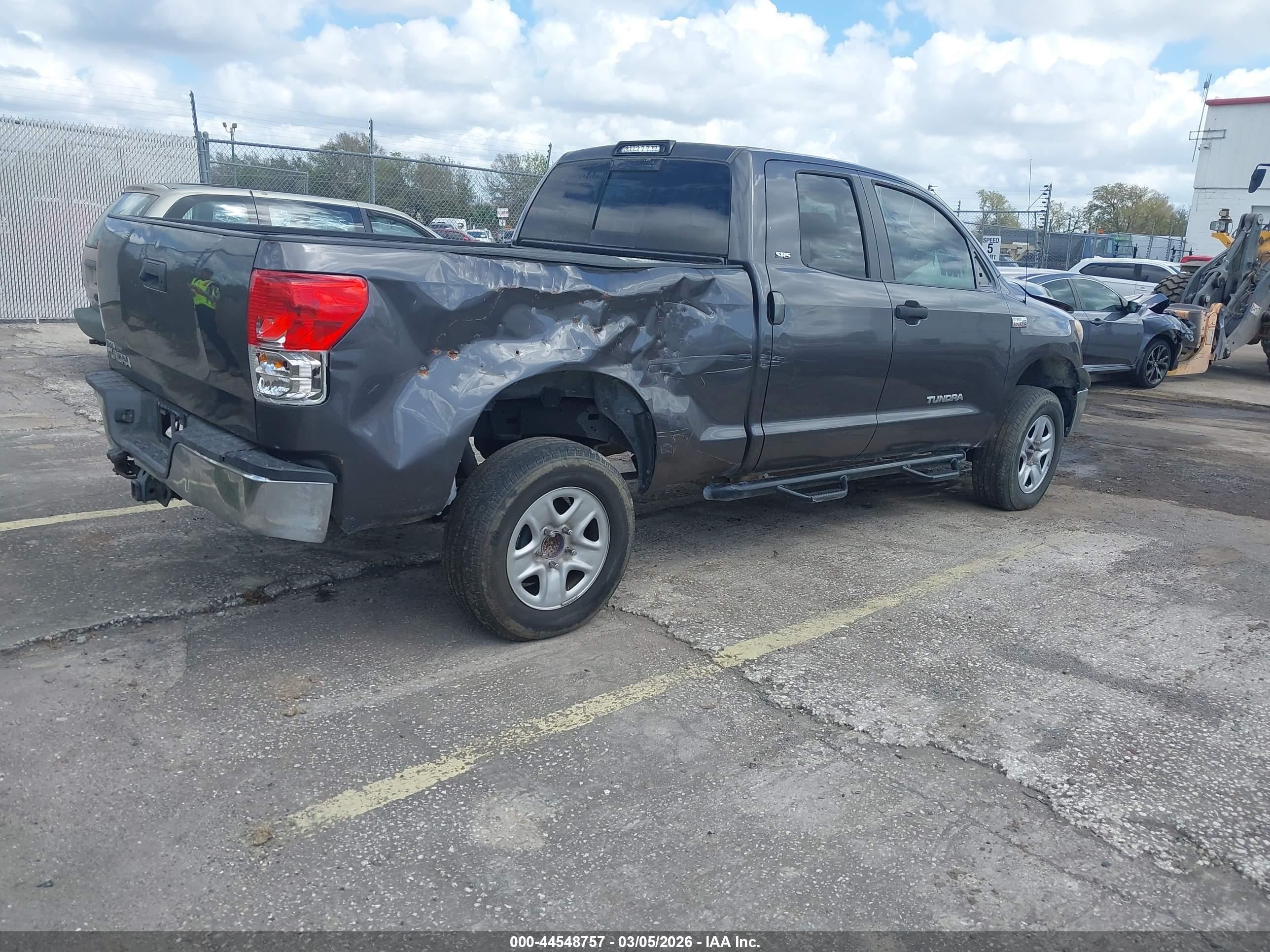 TOYOTA TUNDRA image 4