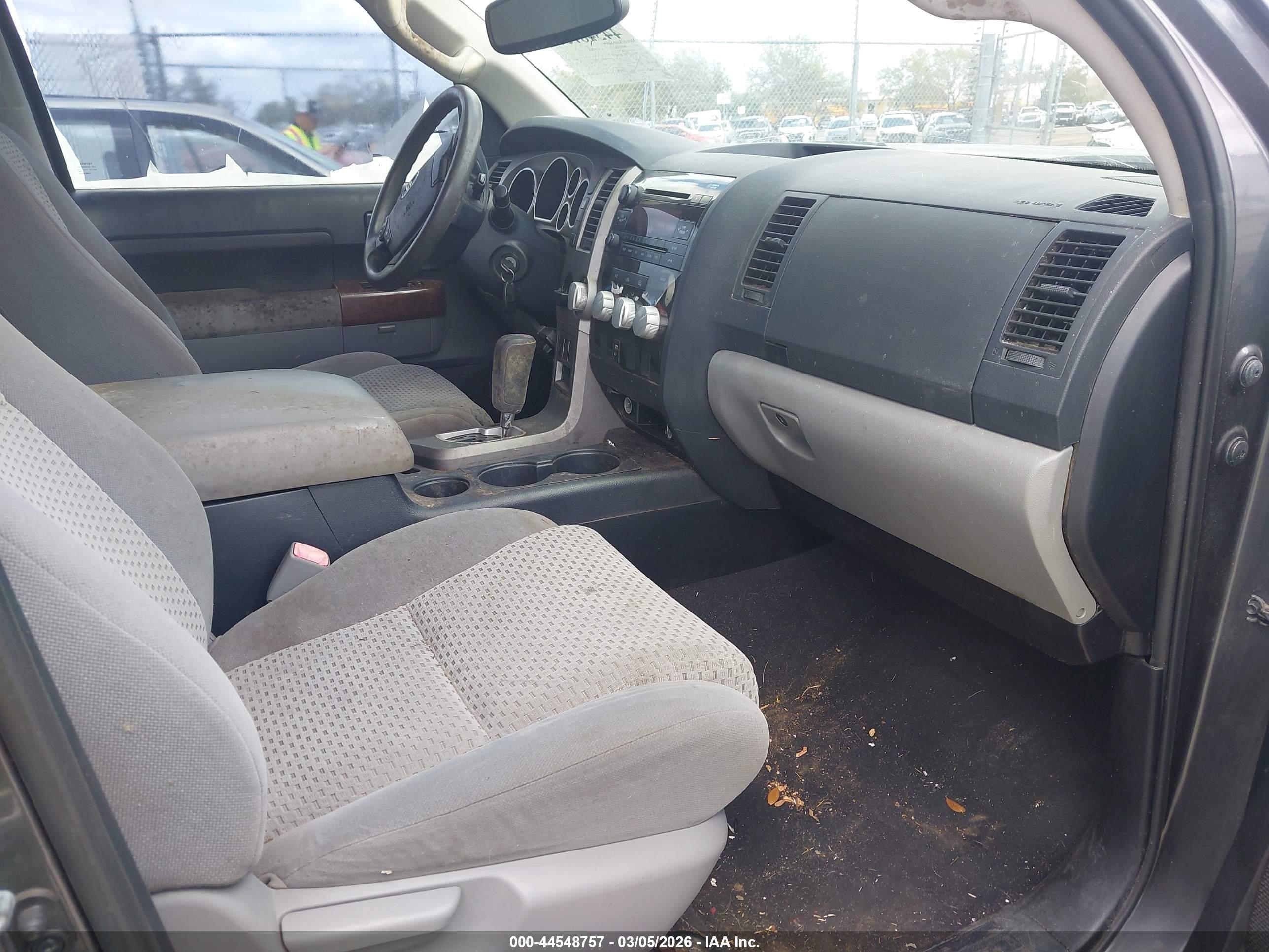 TOYOTA TUNDRA image 5