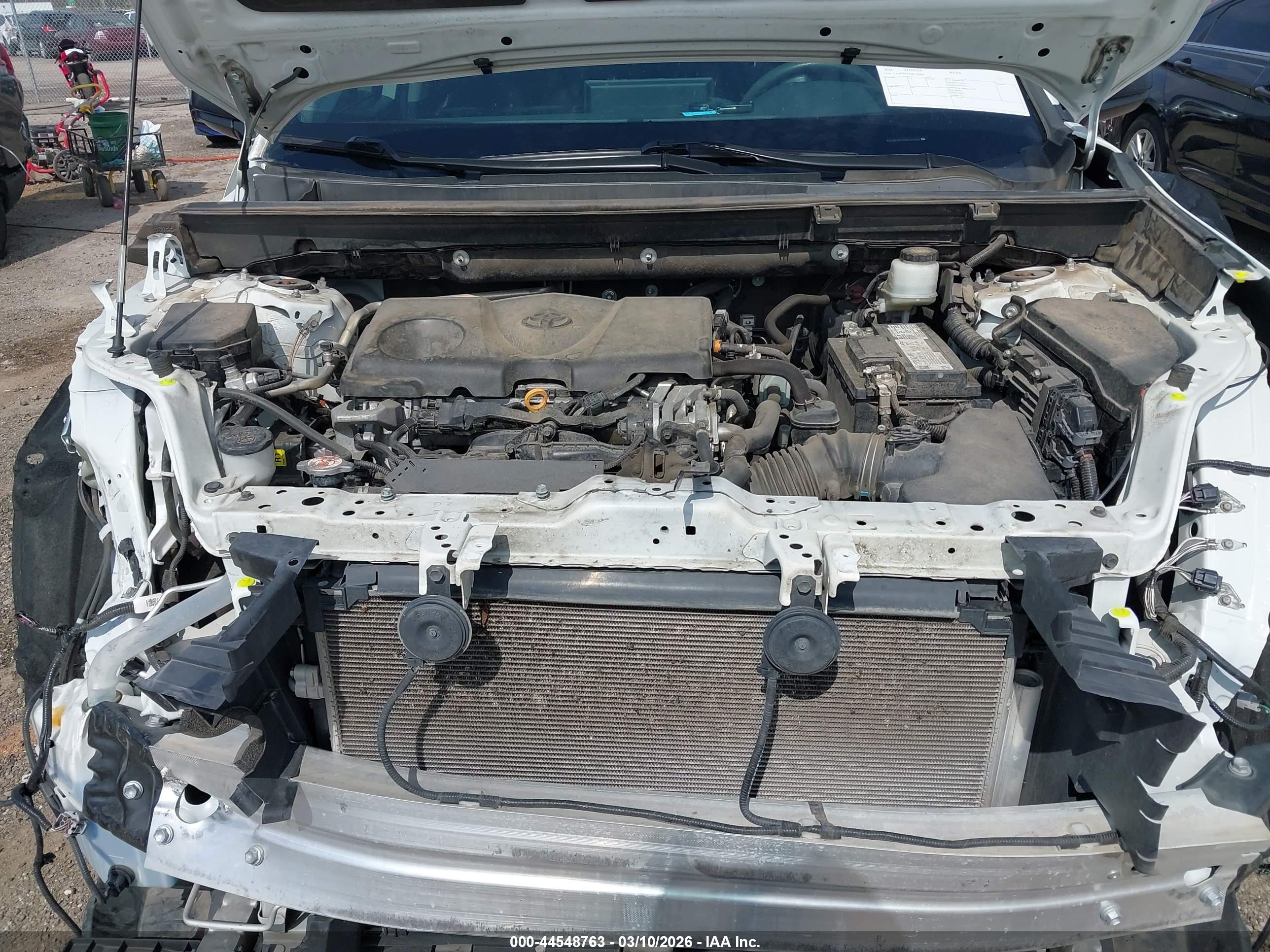 TOYOTA RAV4 image 10