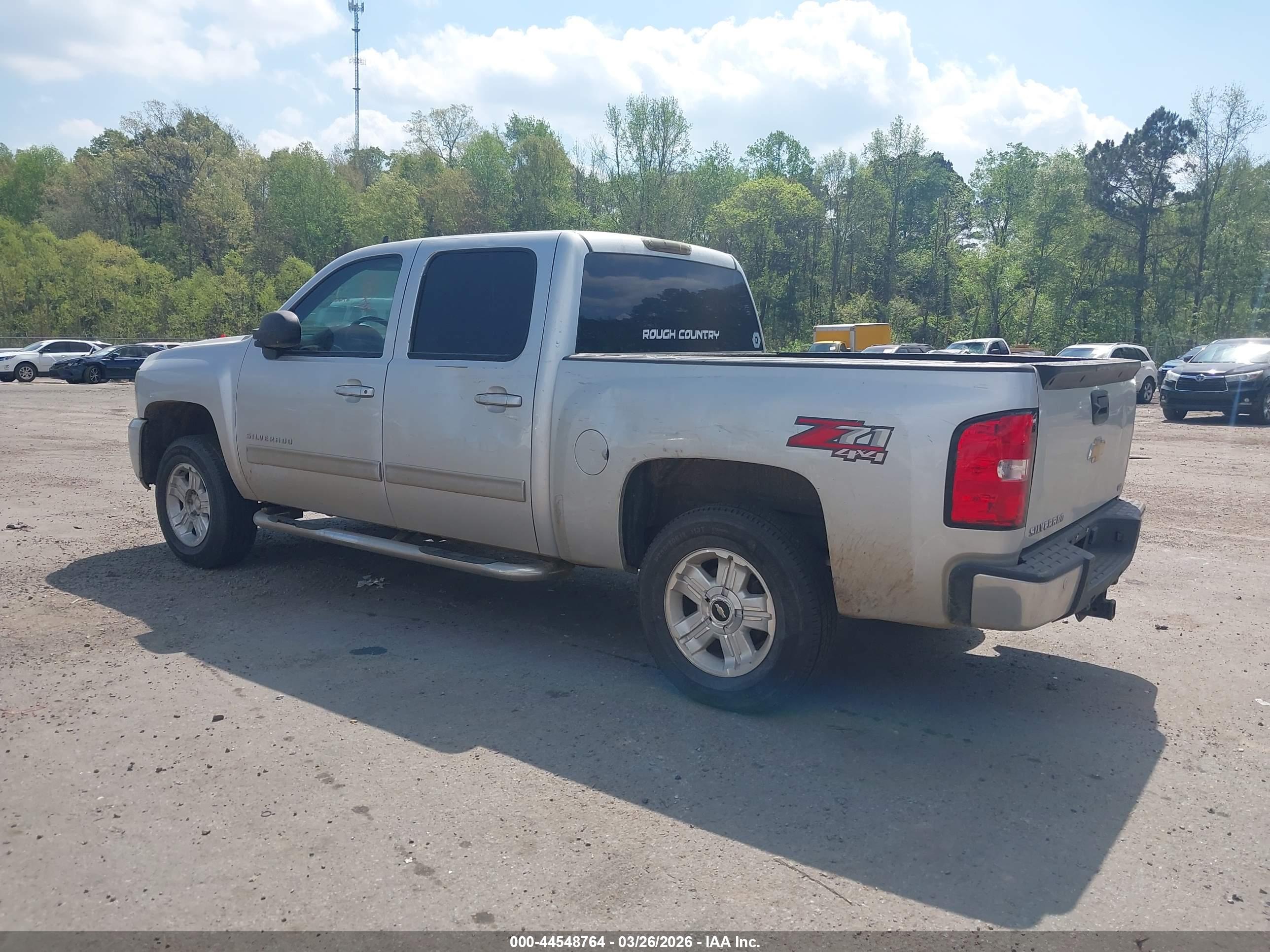 CHEVROLET SILVERADO image 3