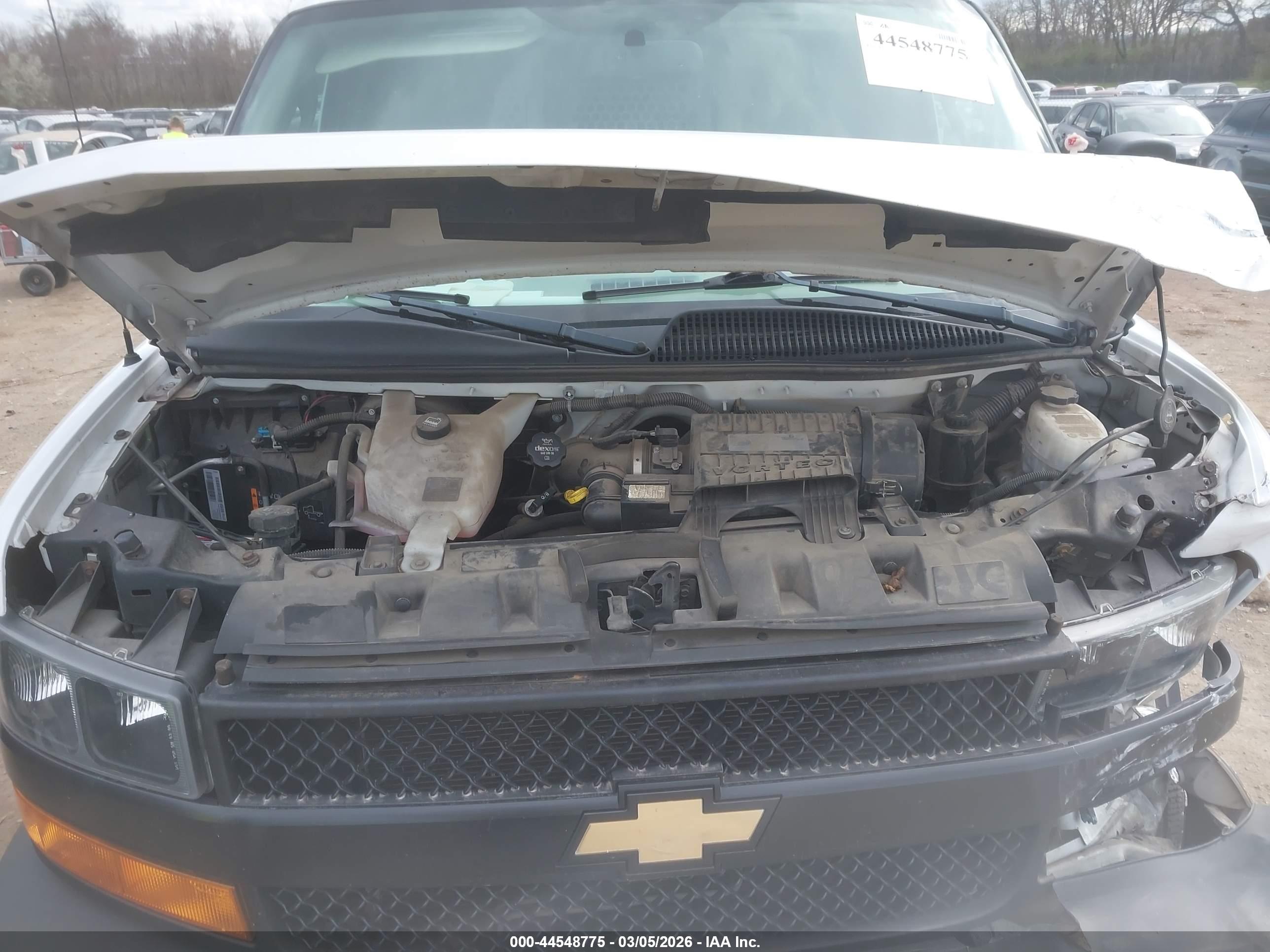 CHEVROLET EXPRESS image 10