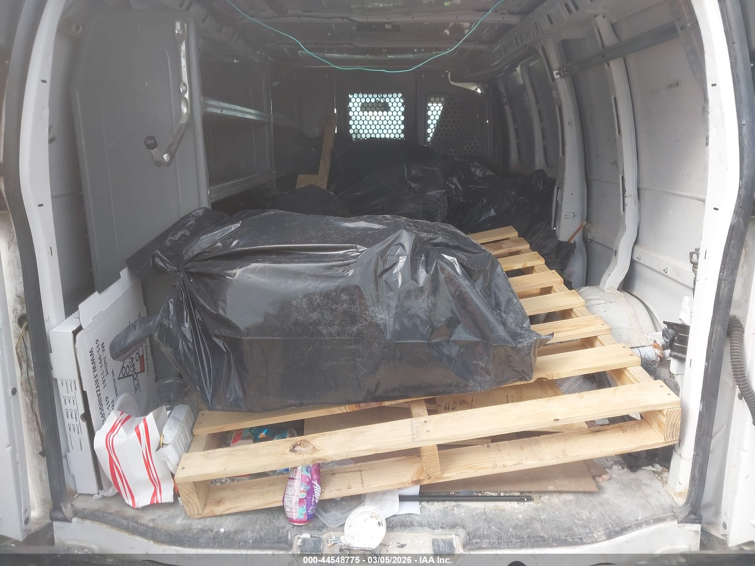 CHEVROLET EXPRESS image 8