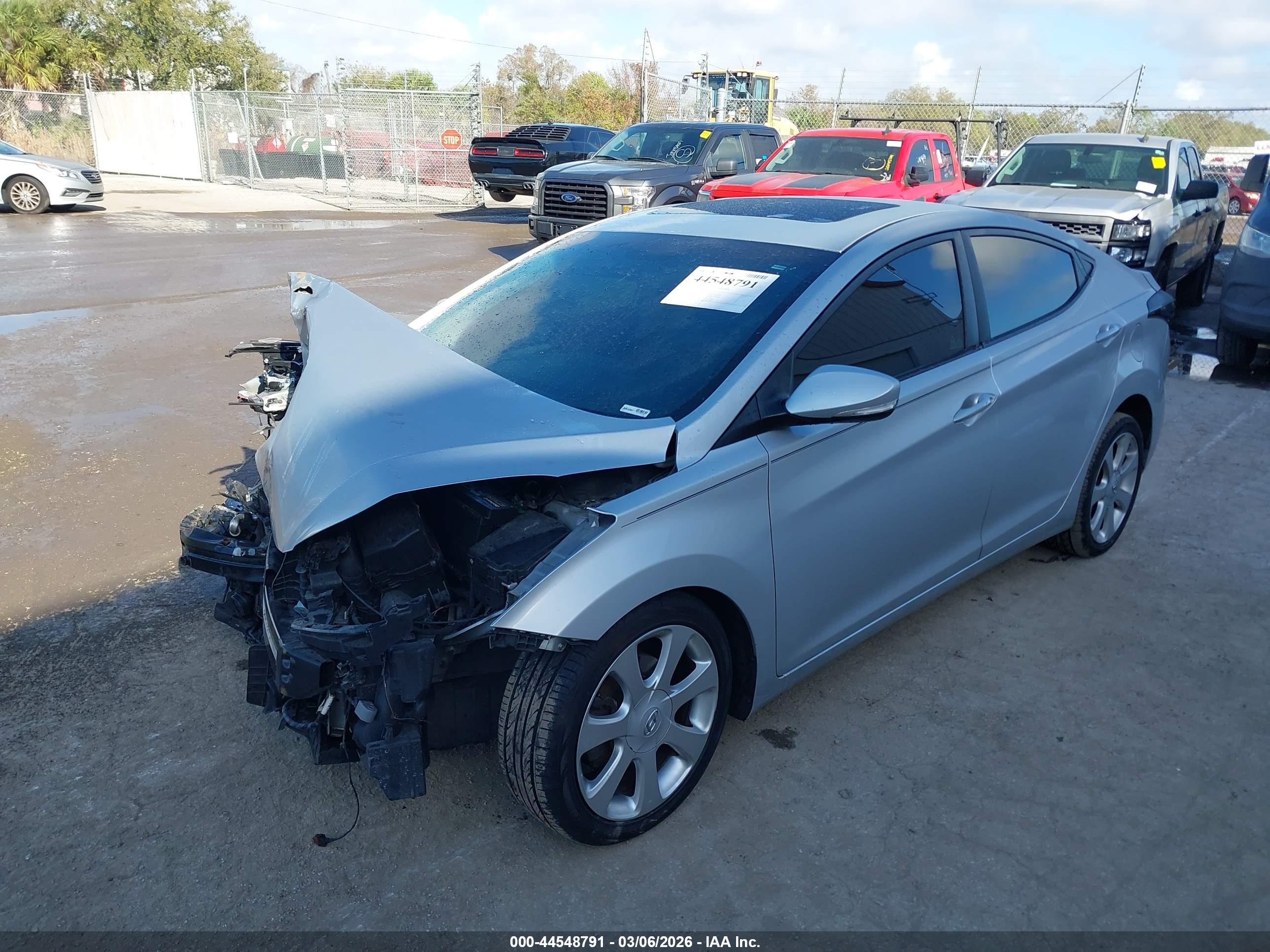 HYUNDAI ELANTRA image 2