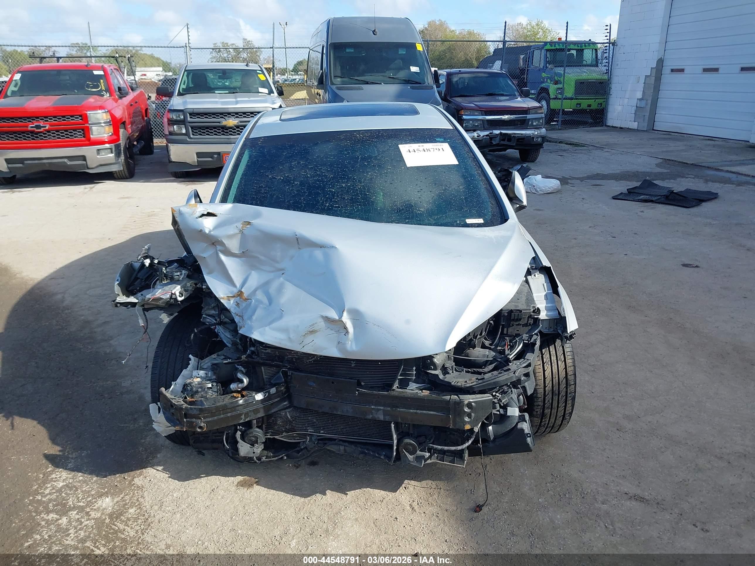 HYUNDAI ELANTRA image 6