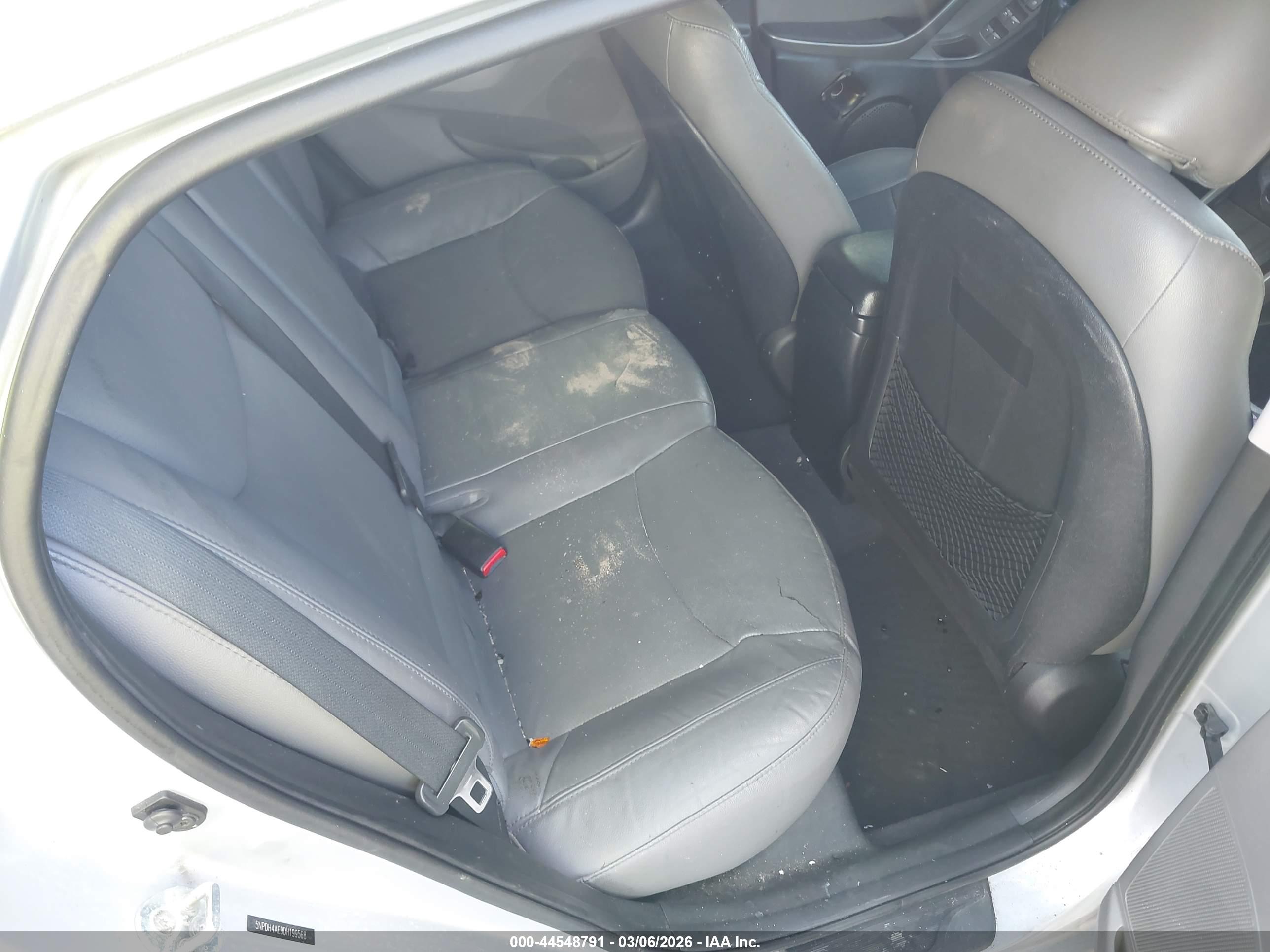 HYUNDAI ELANTRA image 8