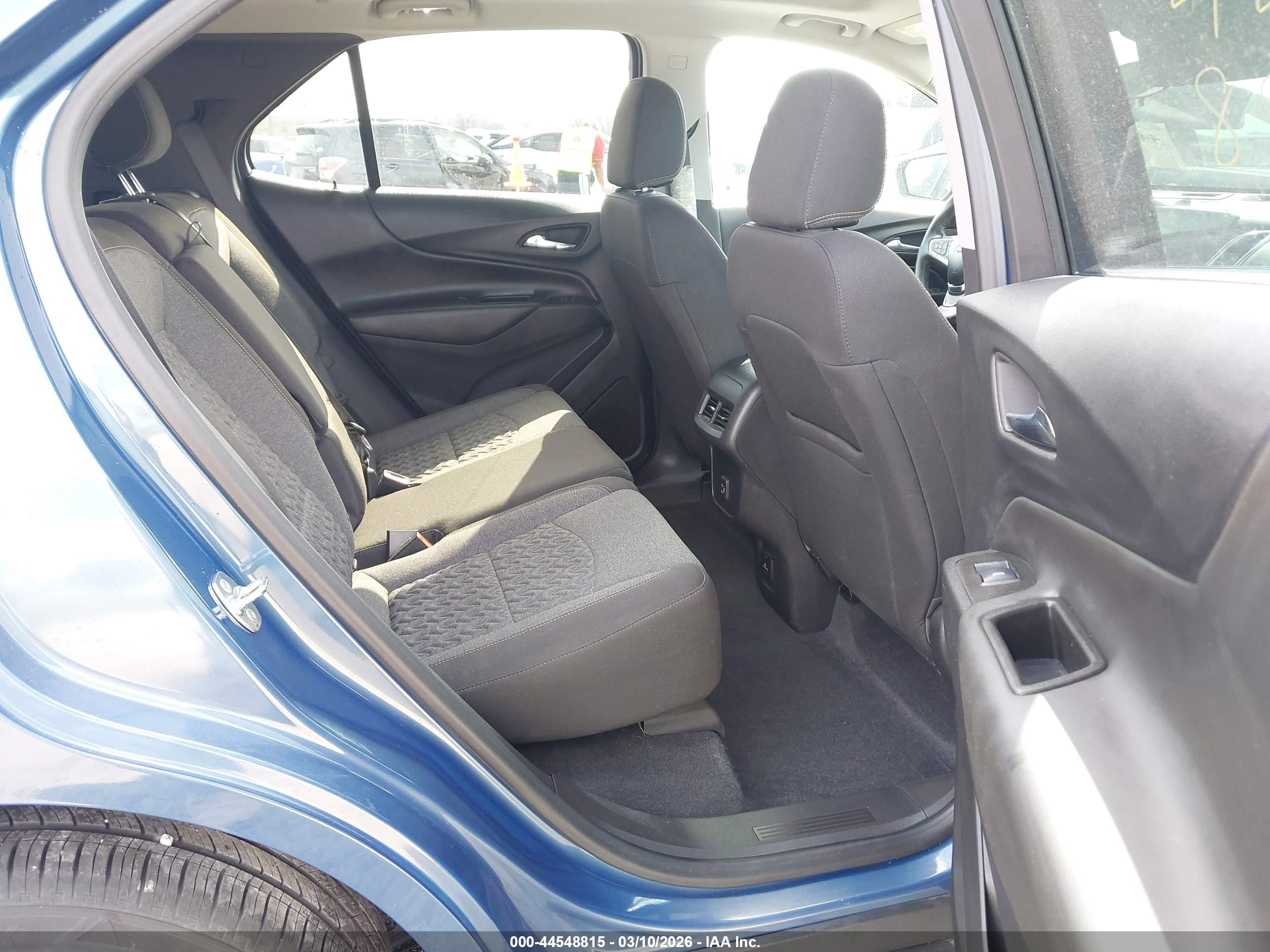 CHEVROLET EQUINOX image 8