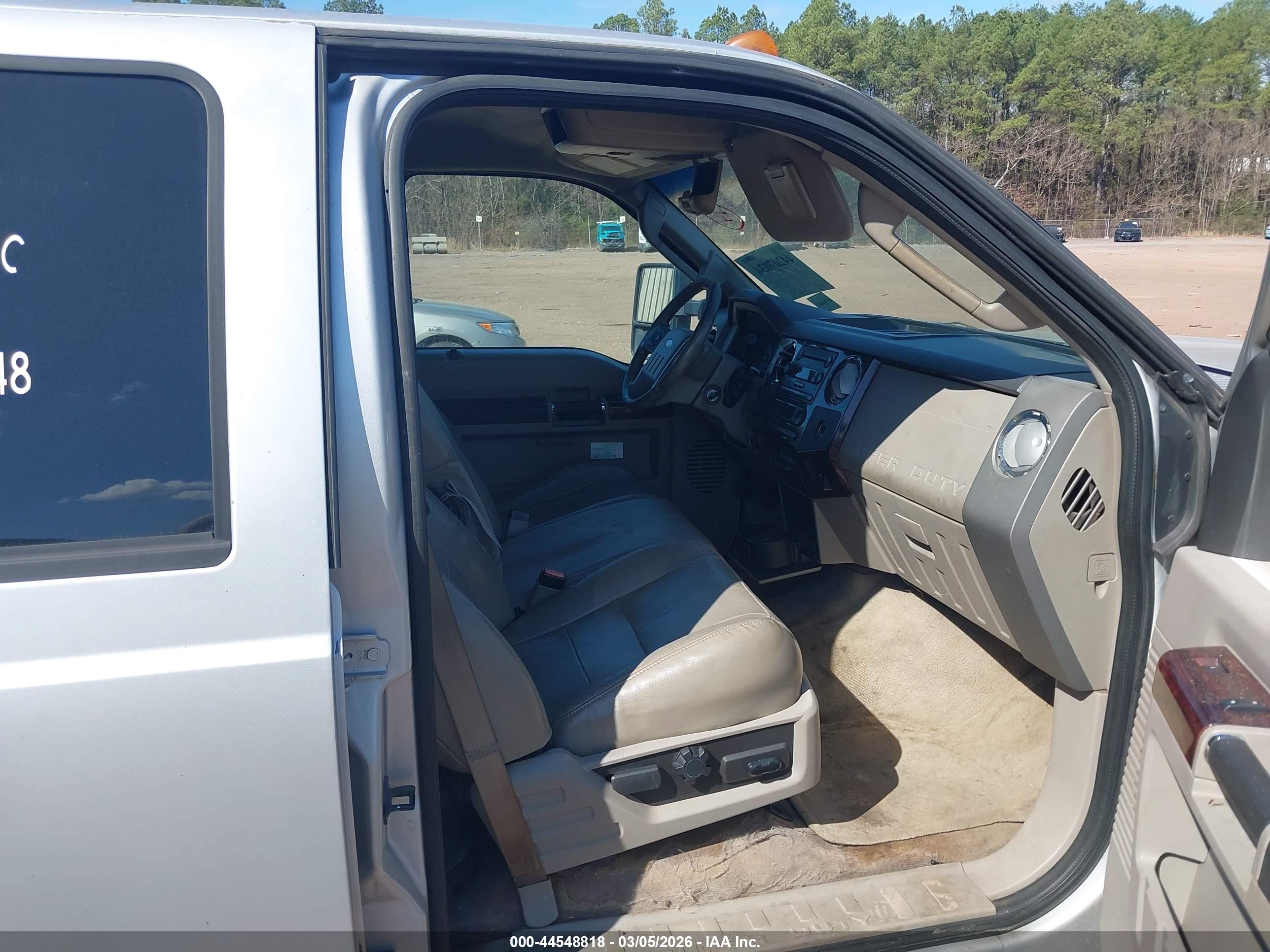 FORD F-350 image 8