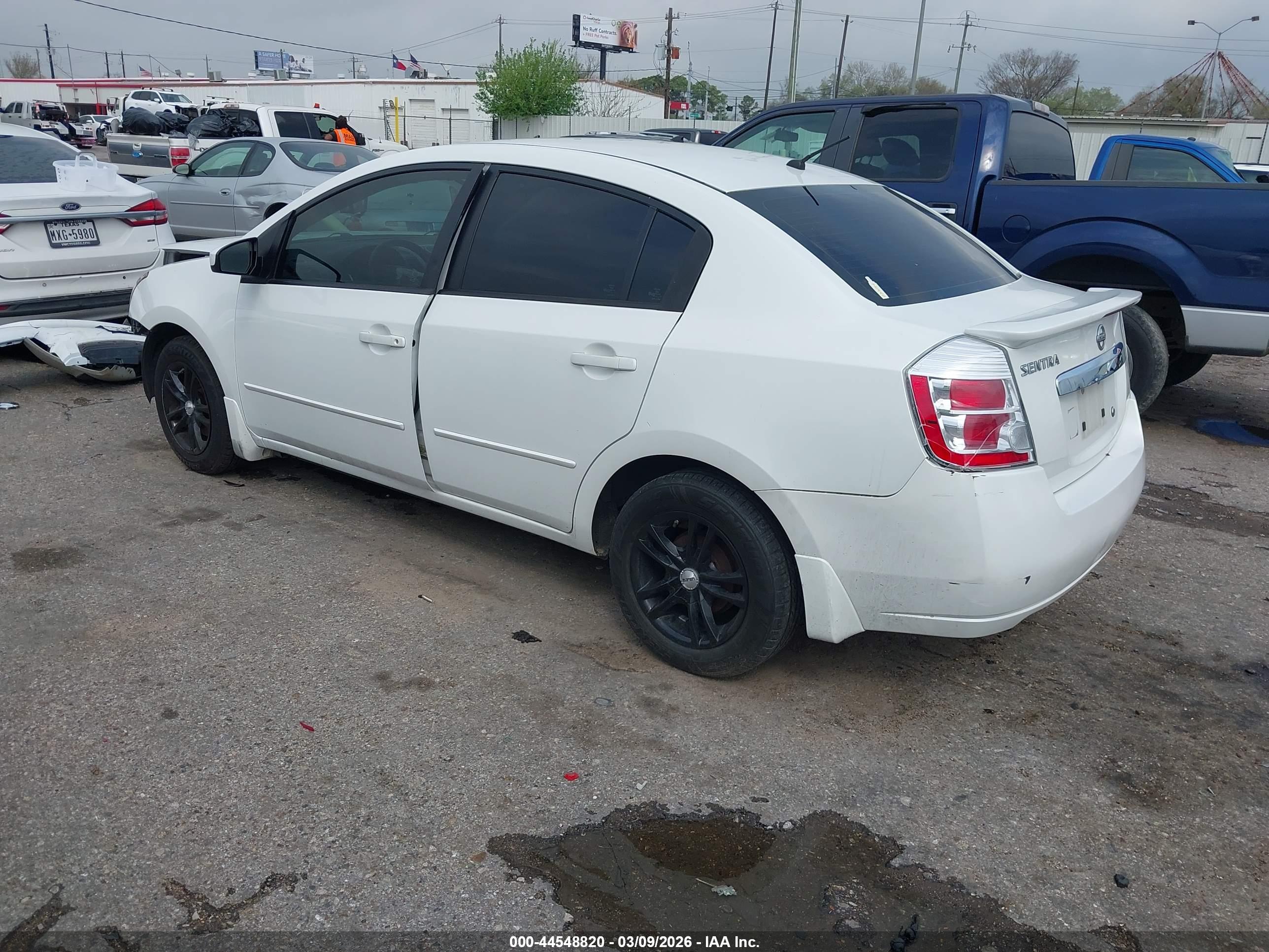 NISSAN SENTRA image 3
