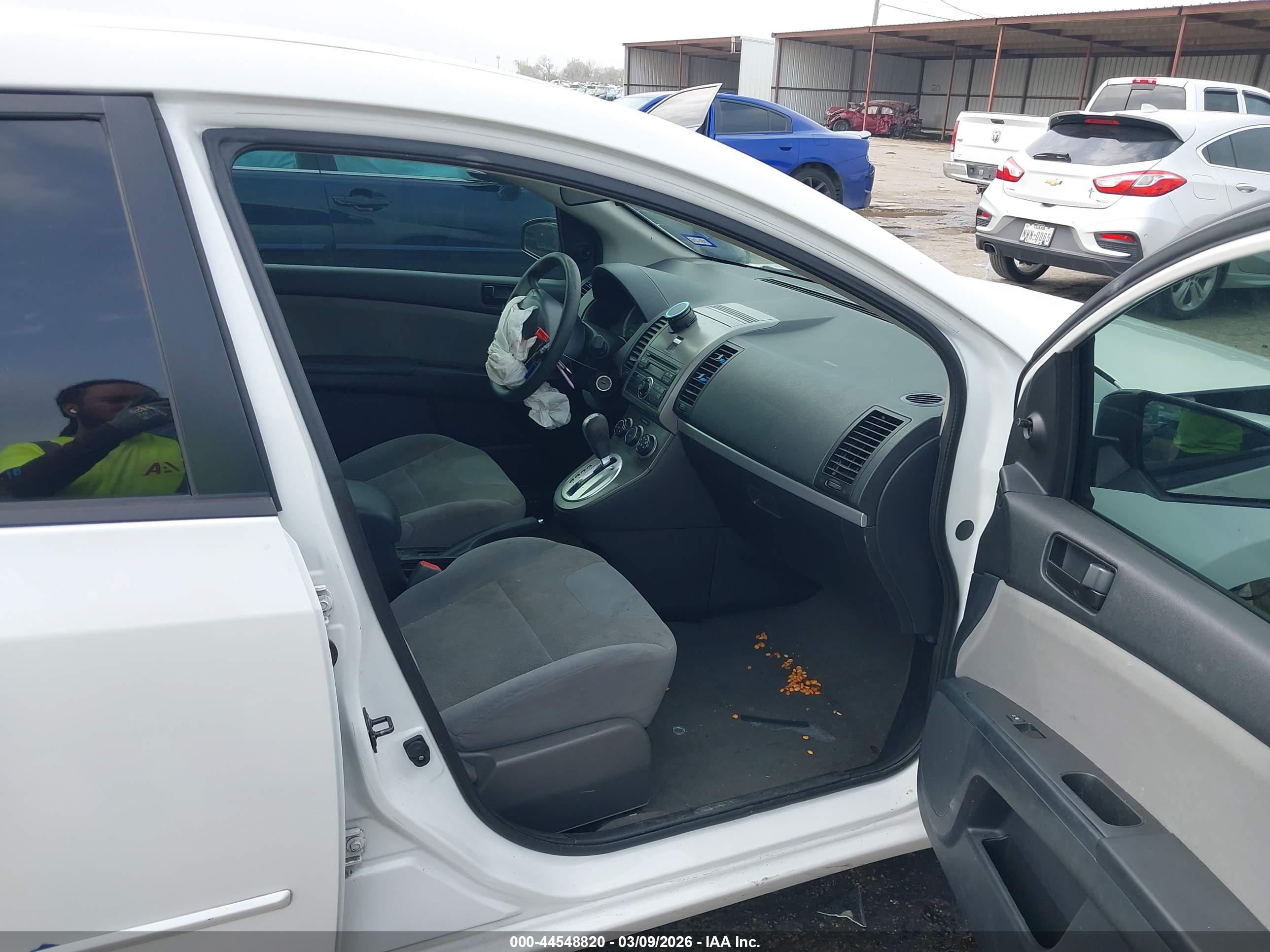 NISSAN SENTRA image 5