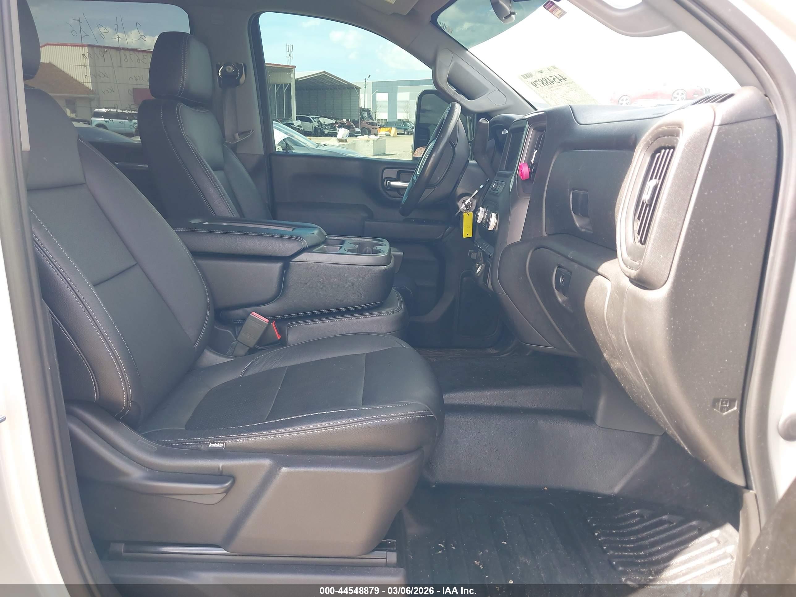 GMC SIERRA image 5