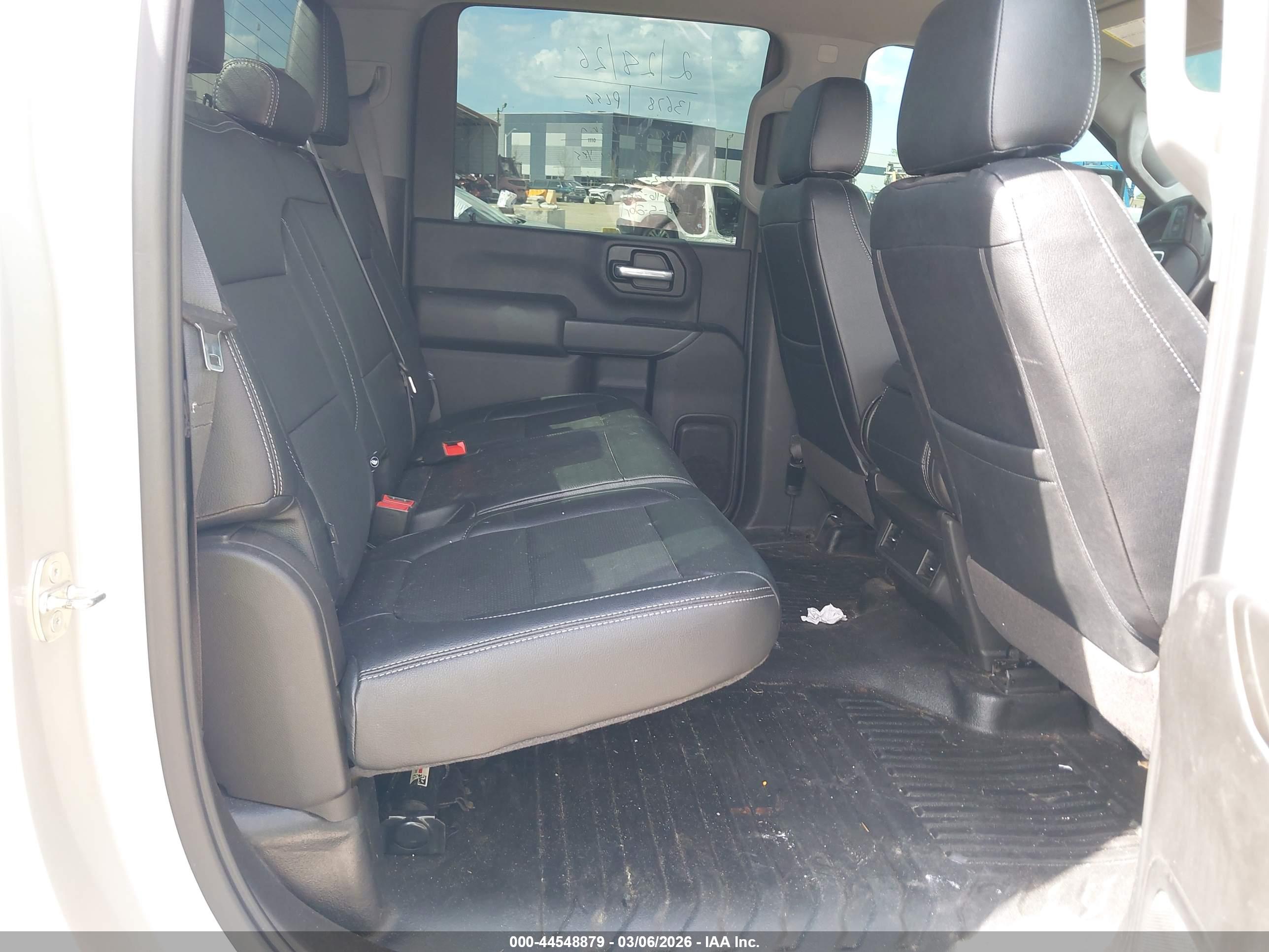 GMC SIERRA image 8