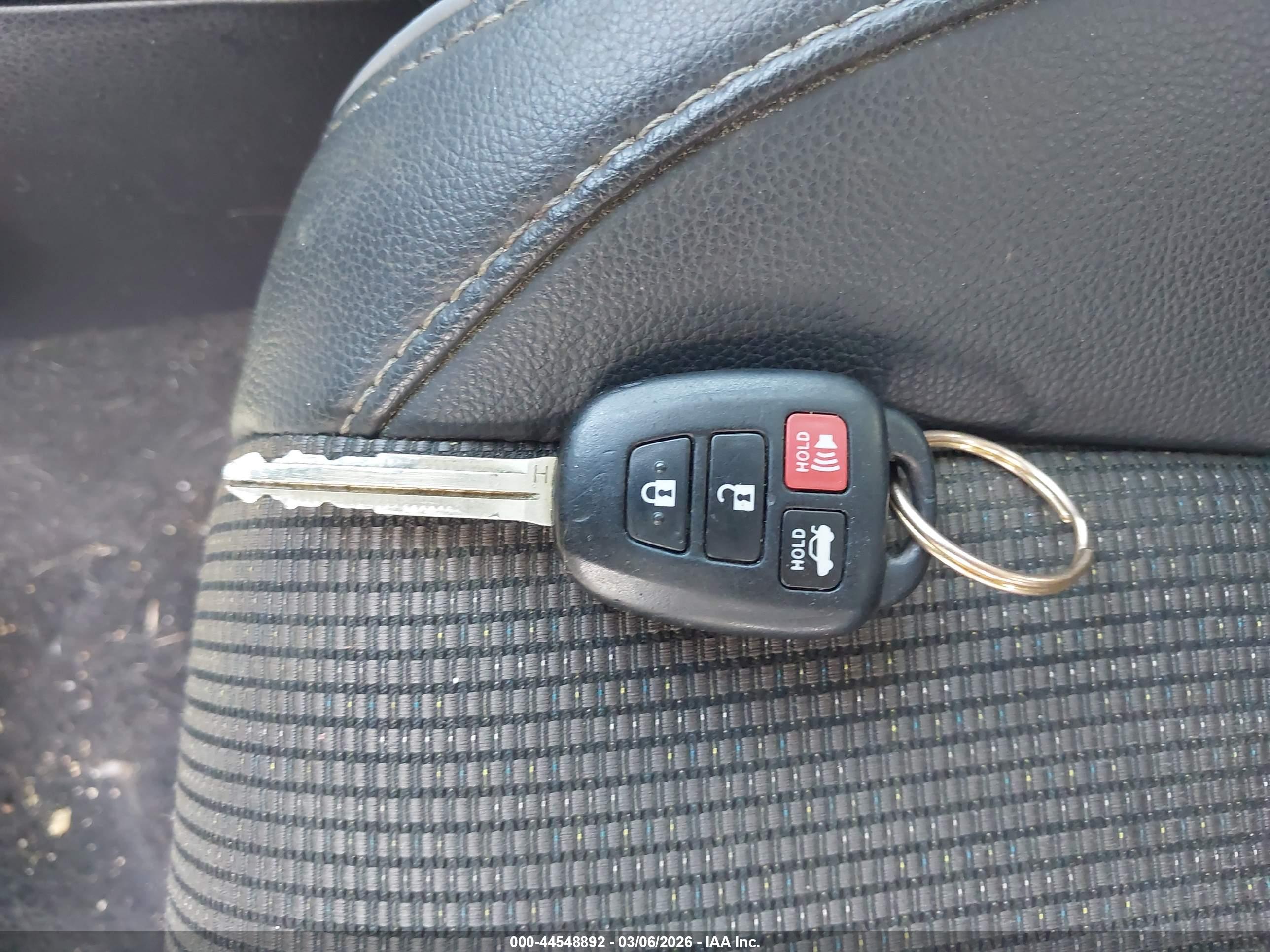 TOYOTA COROLLA image 11
