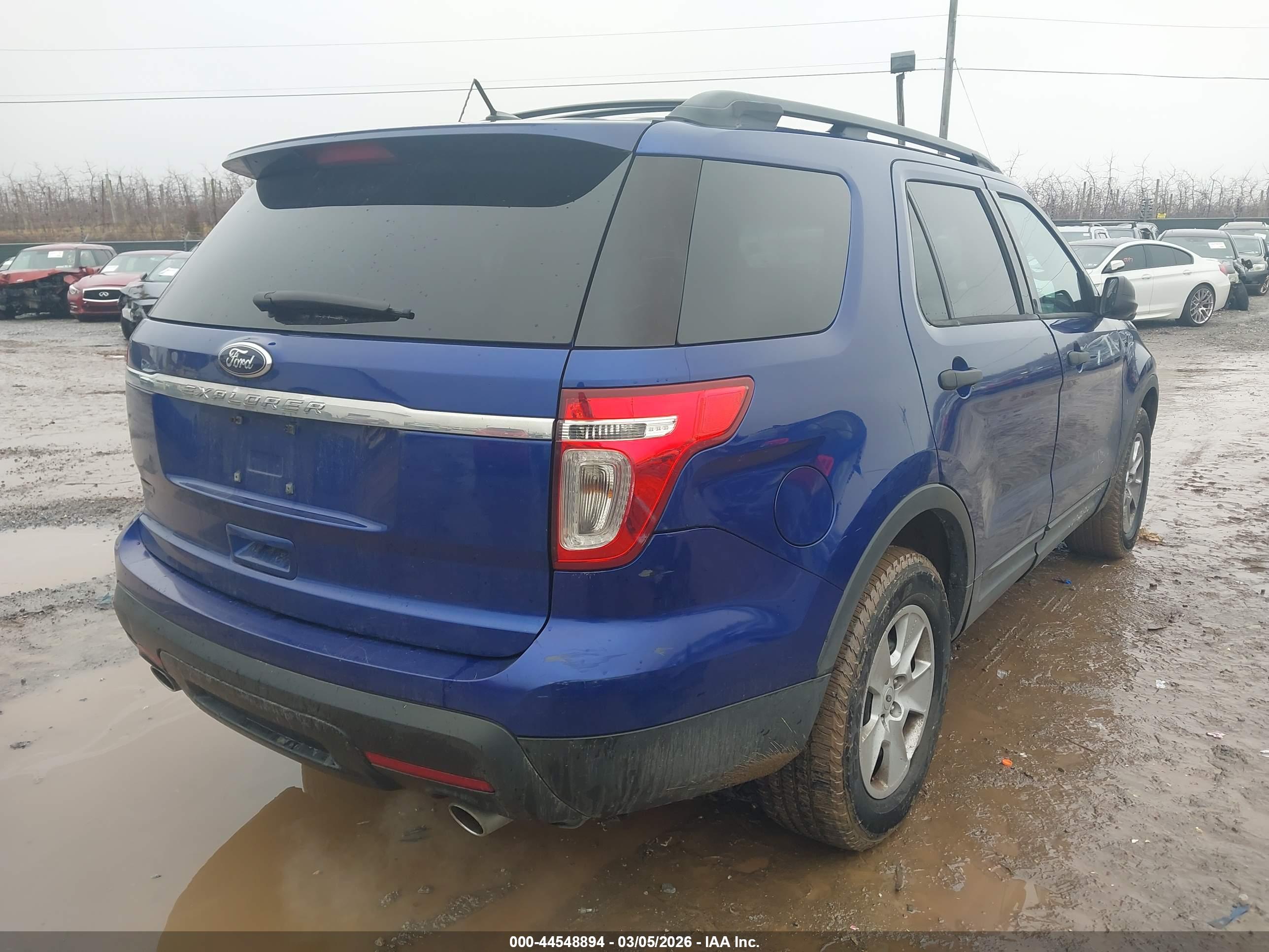 FORD EXPLORER image 4