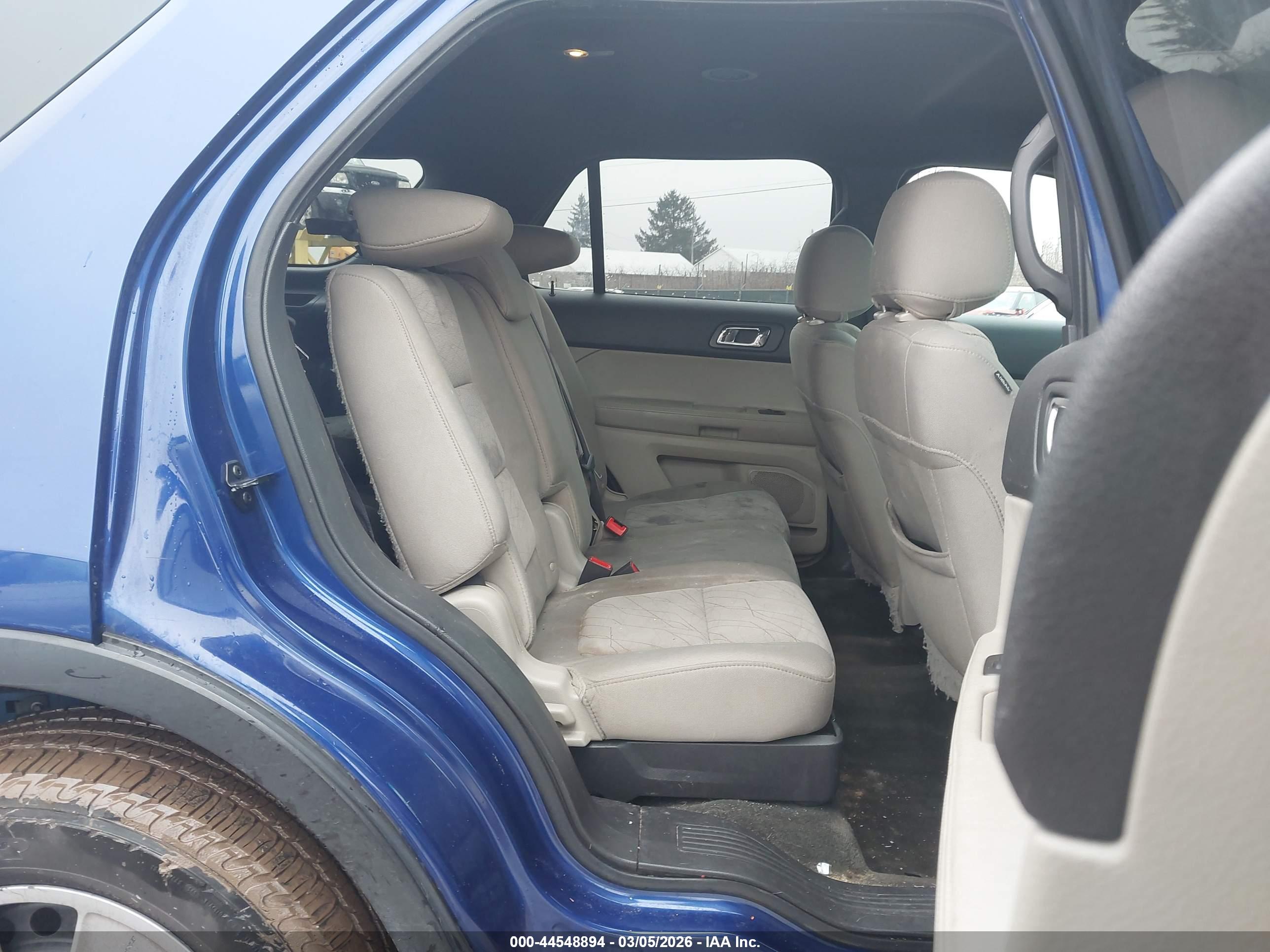 FORD EXPLORER image 8