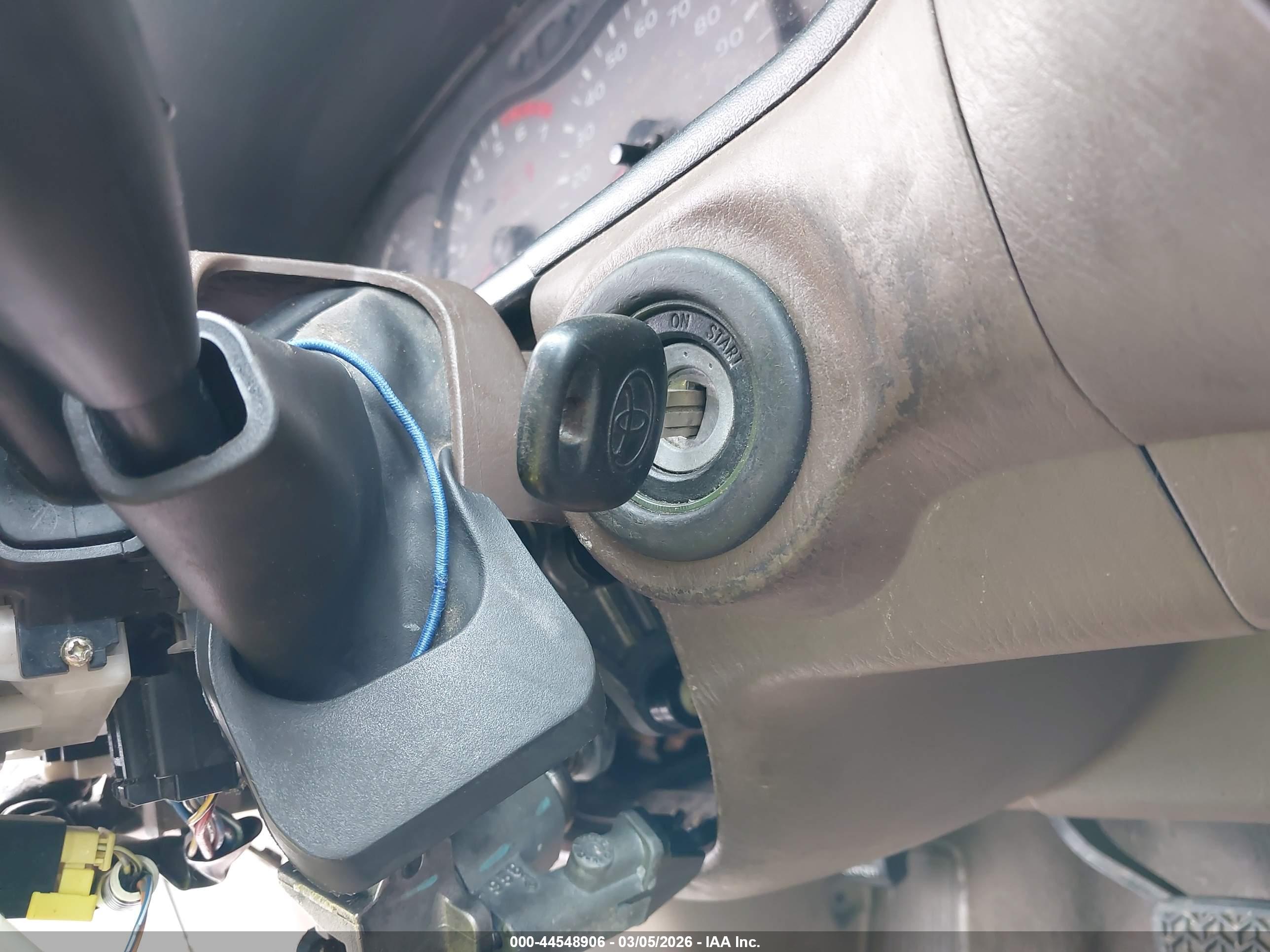 TOYOTA SEQUOIA image 11