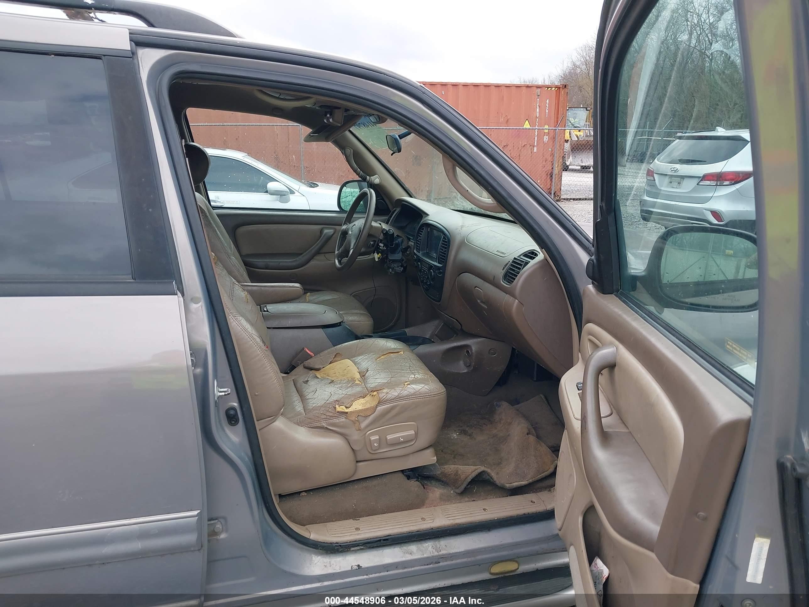 TOYOTA SEQUOIA image 5
