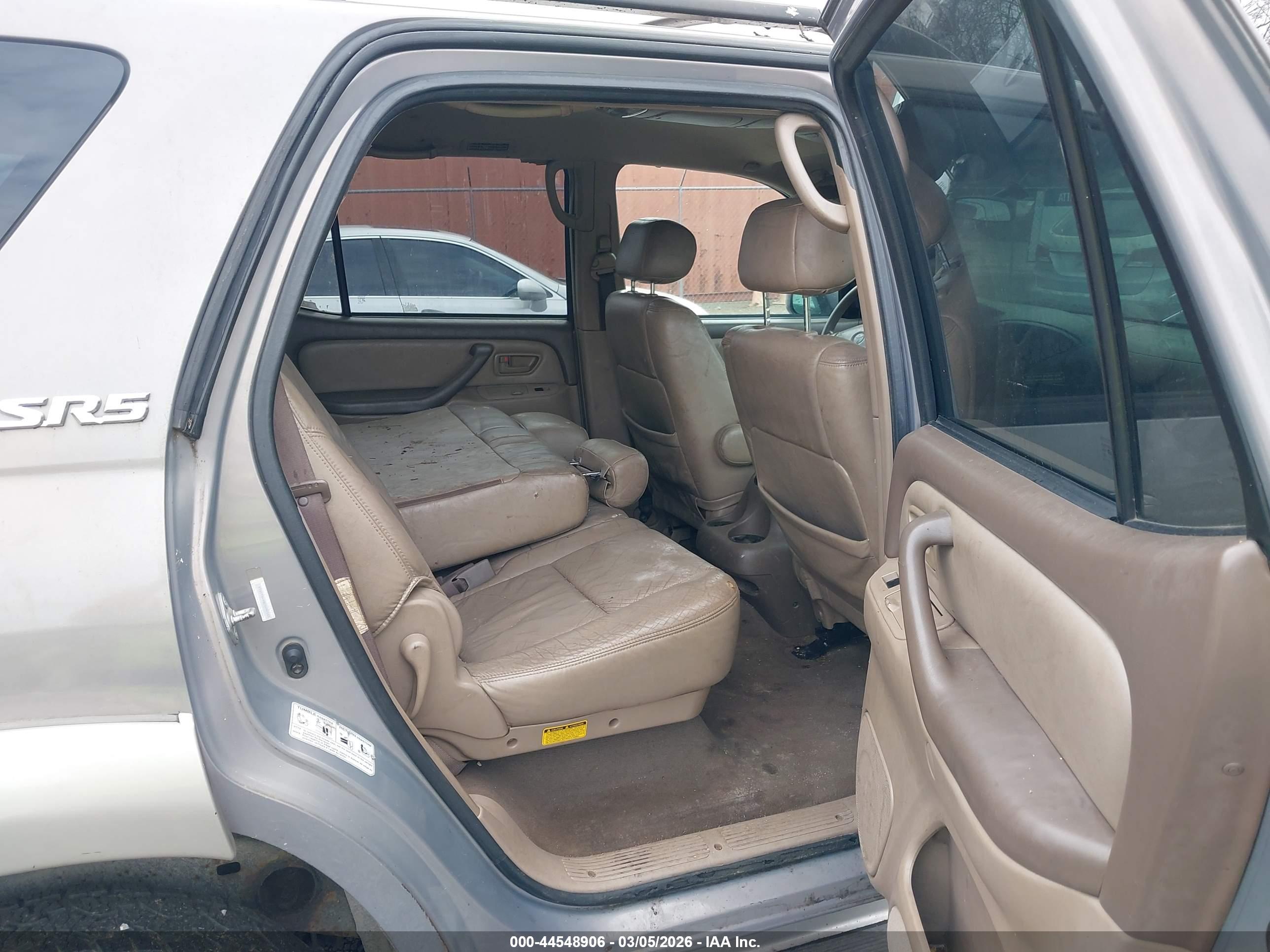 TOYOTA SEQUOIA image 8