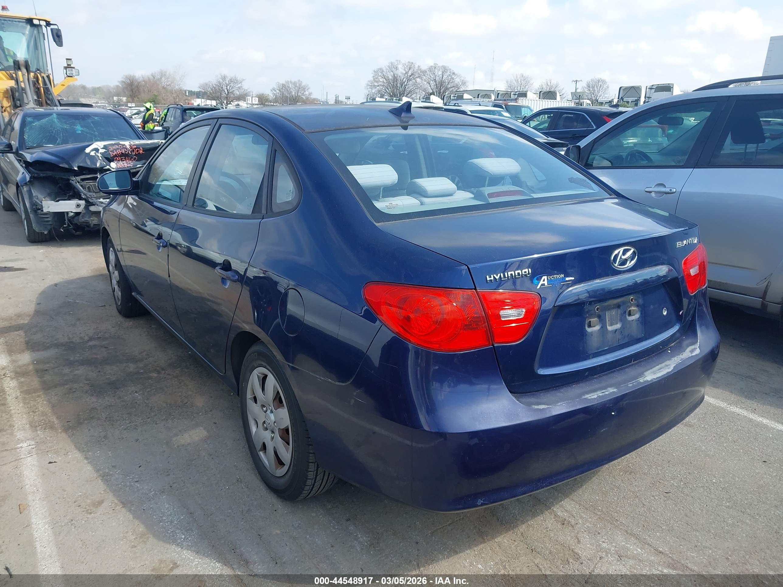 HYUNDAI ELANTRA image 3