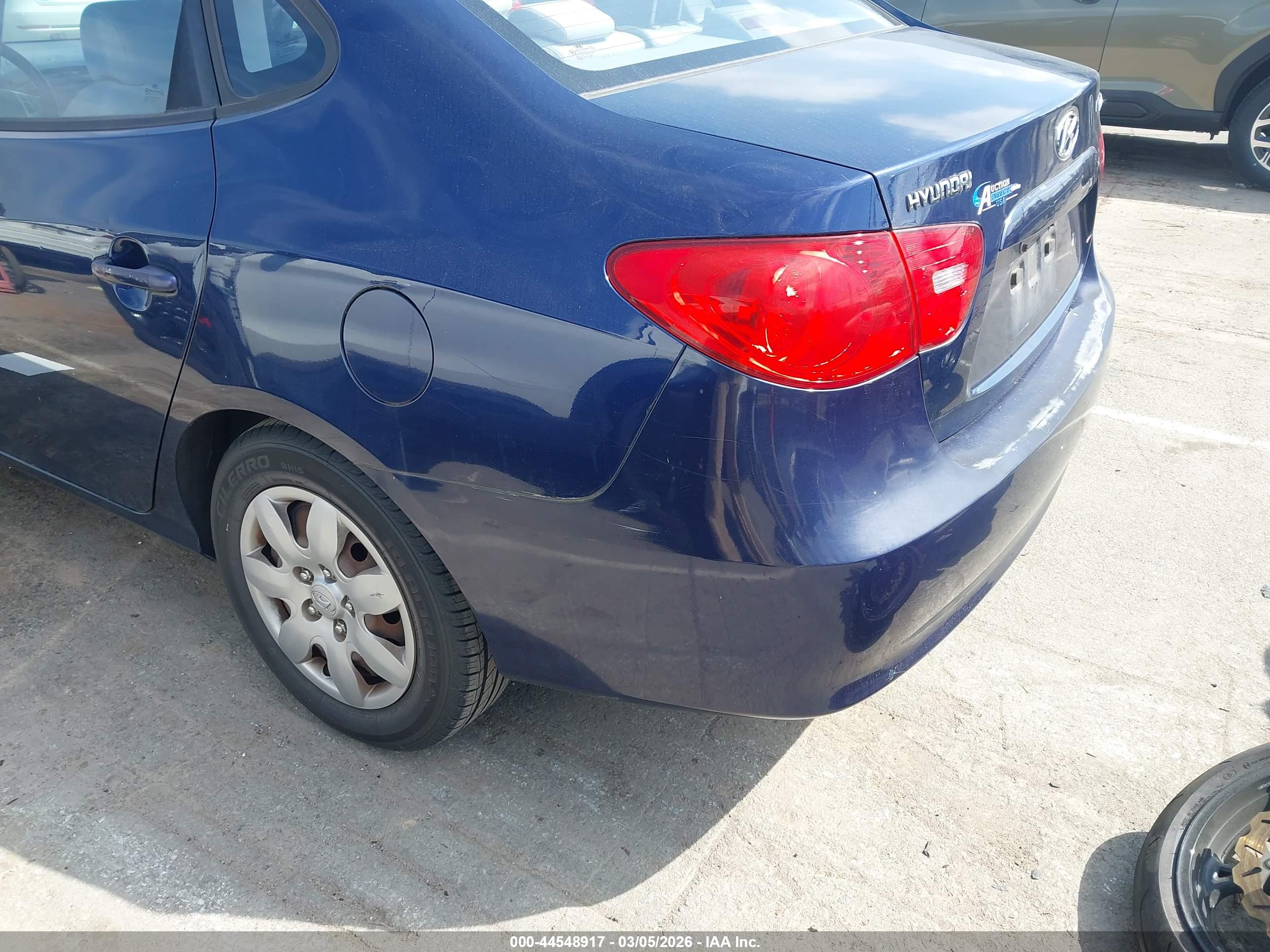 HYUNDAI ELANTRA image 6