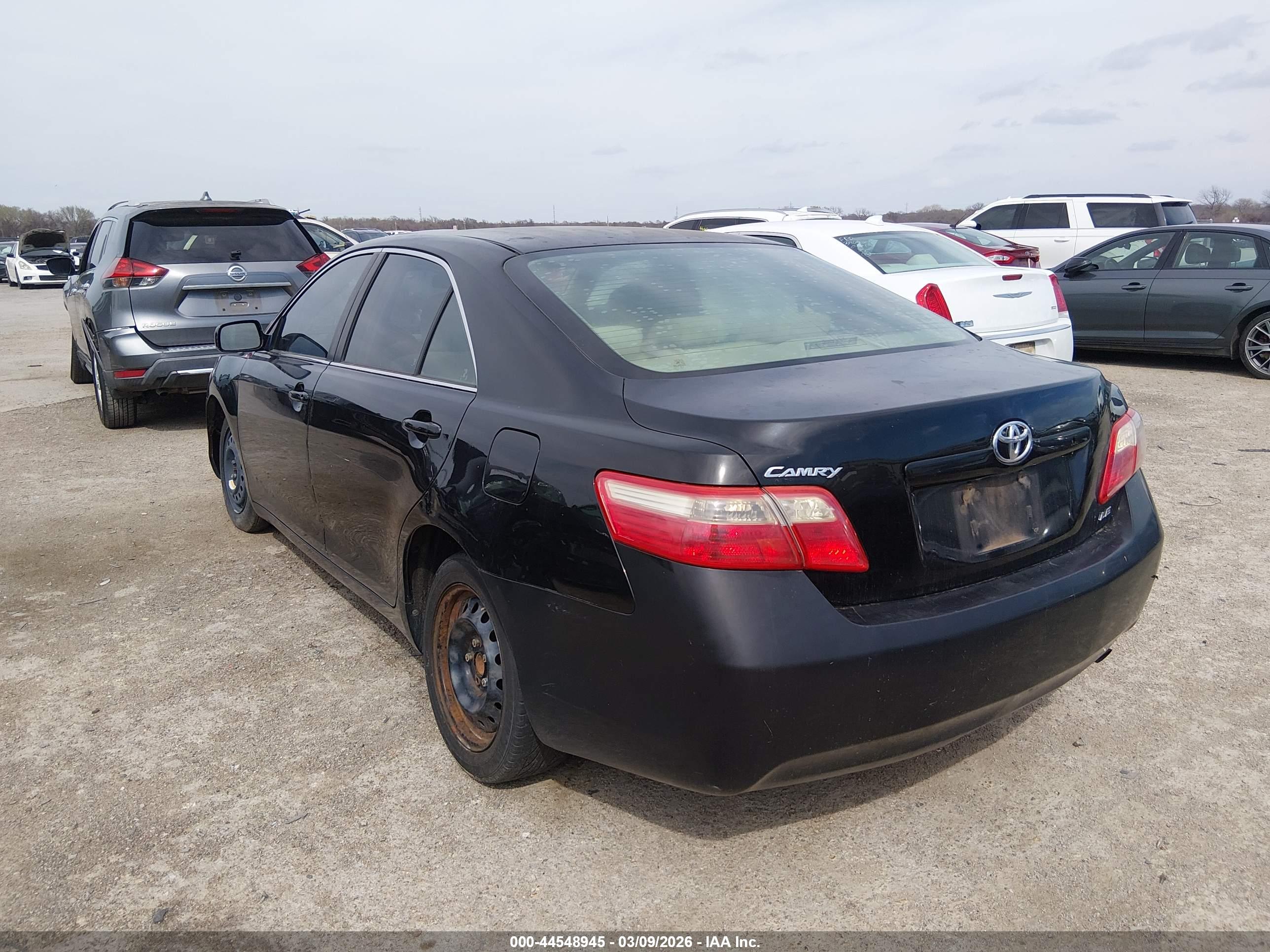 TOYOTA CAMRY image 3