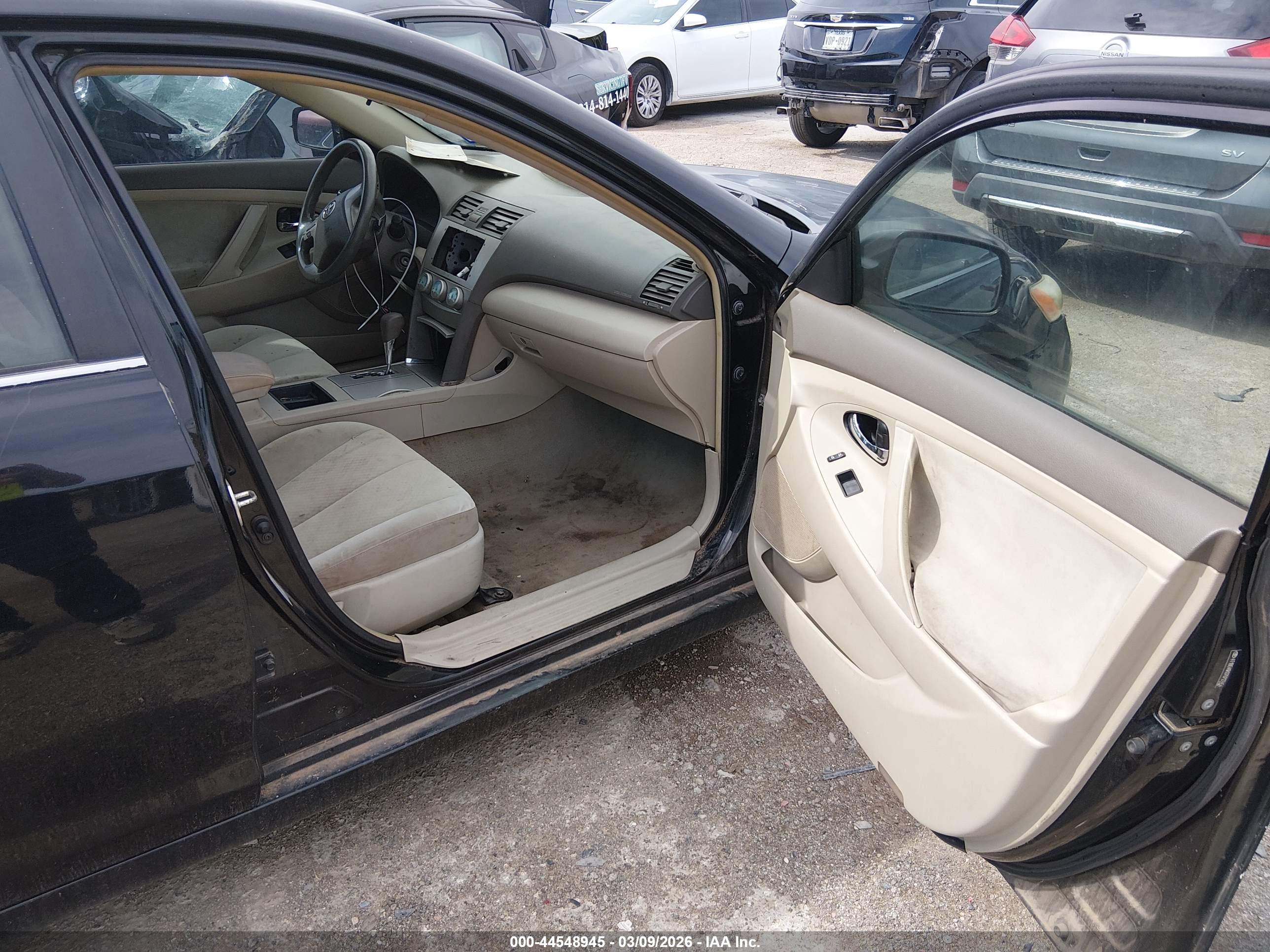 TOYOTA CAMRY image 5
