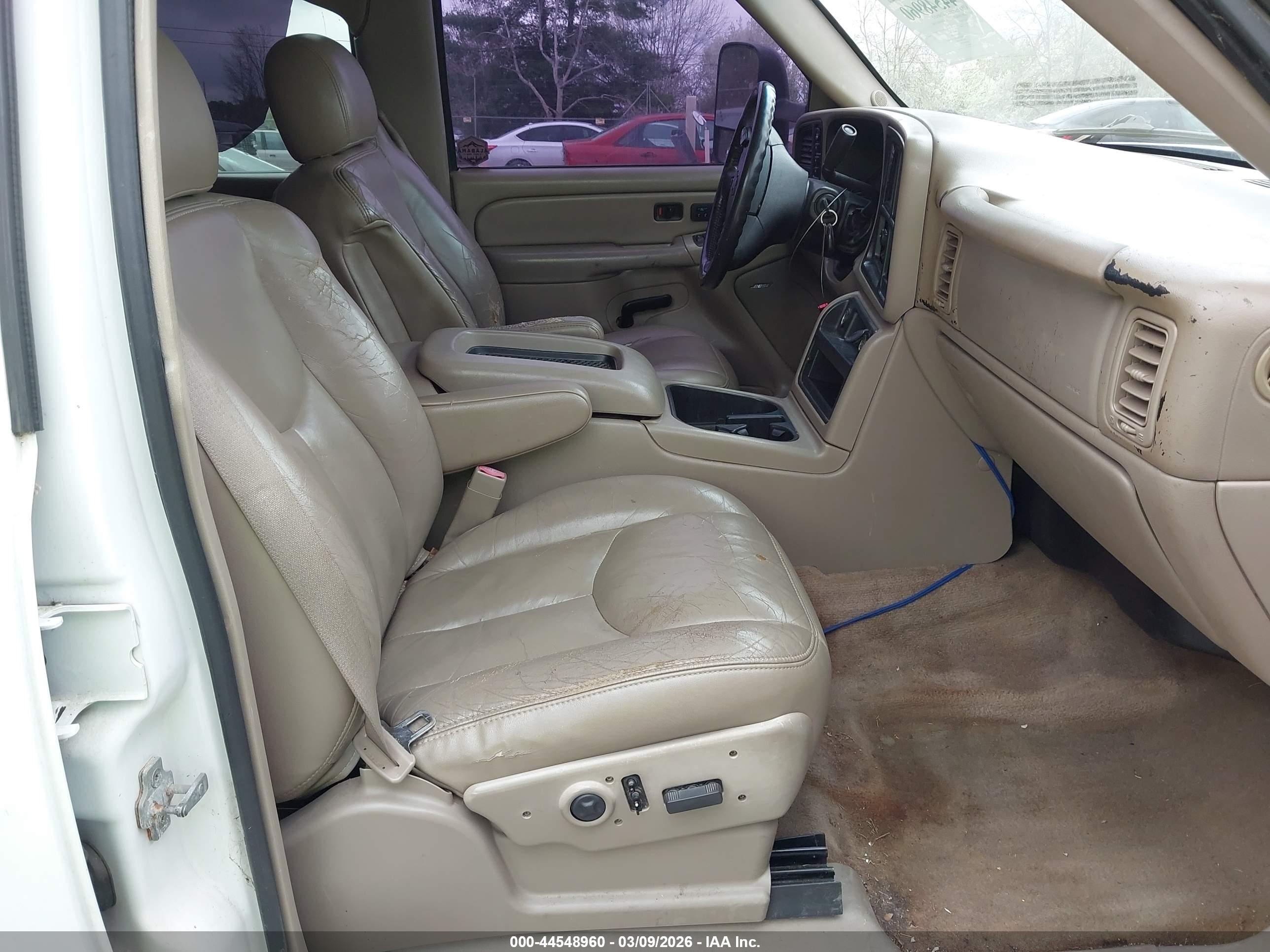 CHEVROLET SILVERADO image 5