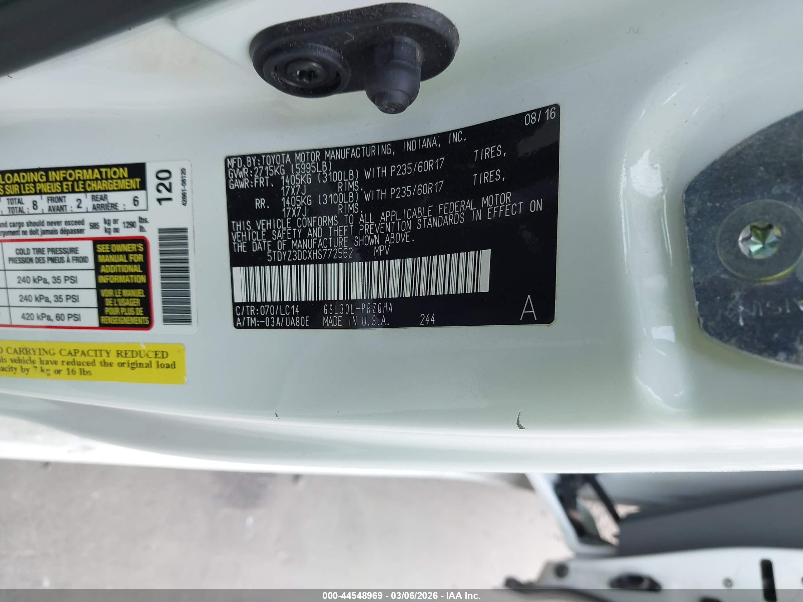 TOYOTA SIENNA image 9
