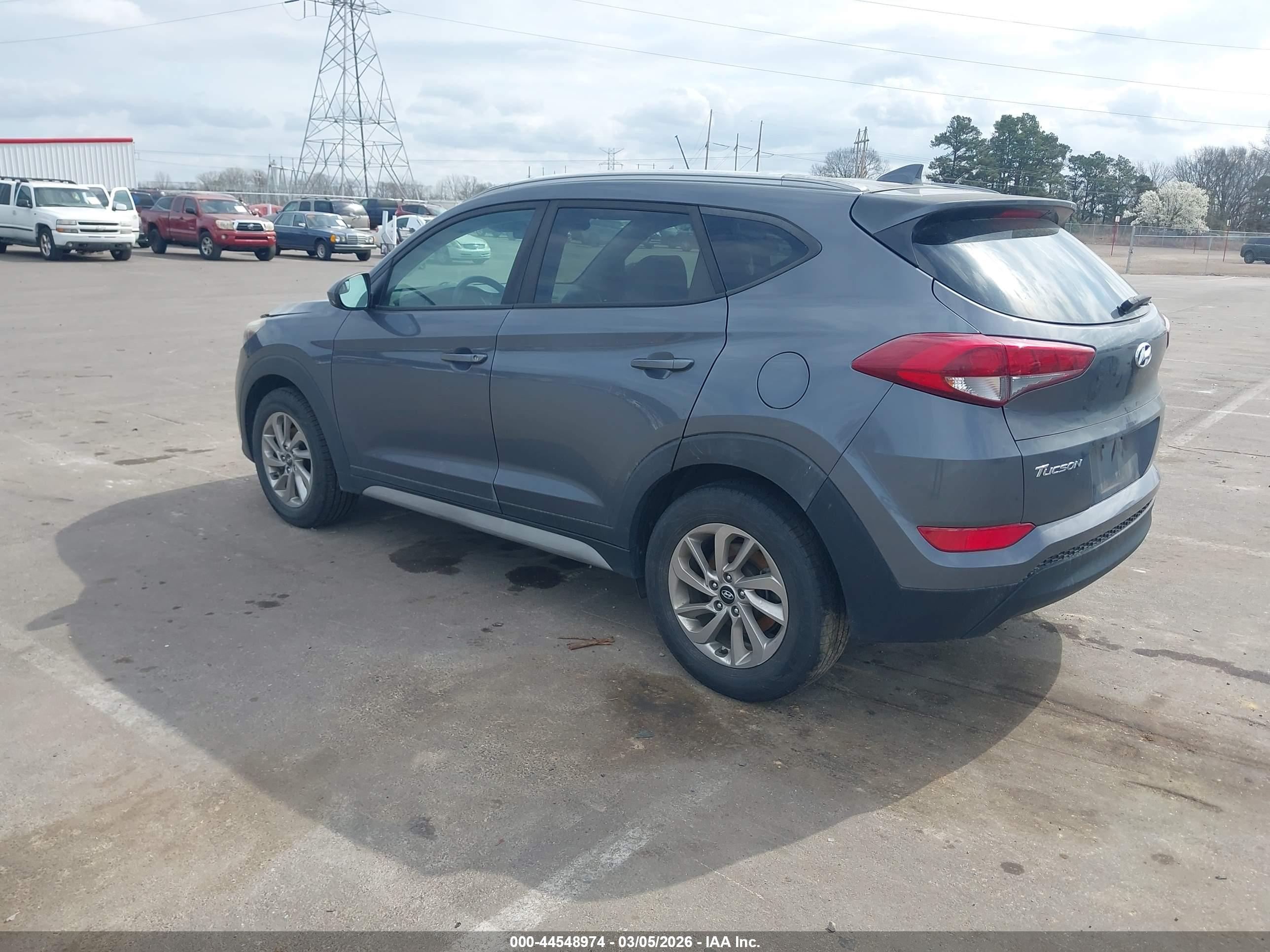 HYUNDAI TUCSON image 3