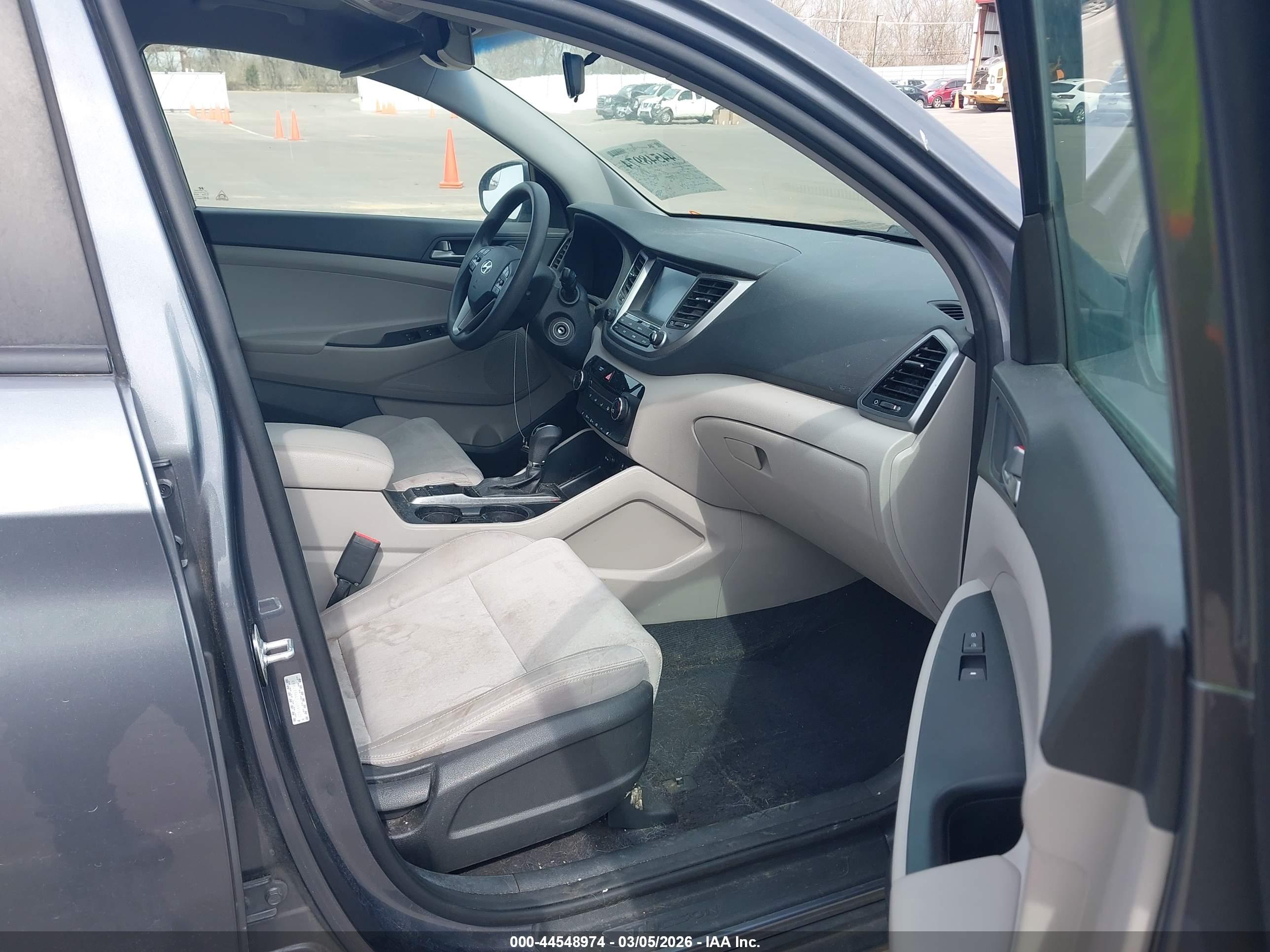 HYUNDAI TUCSON image 5