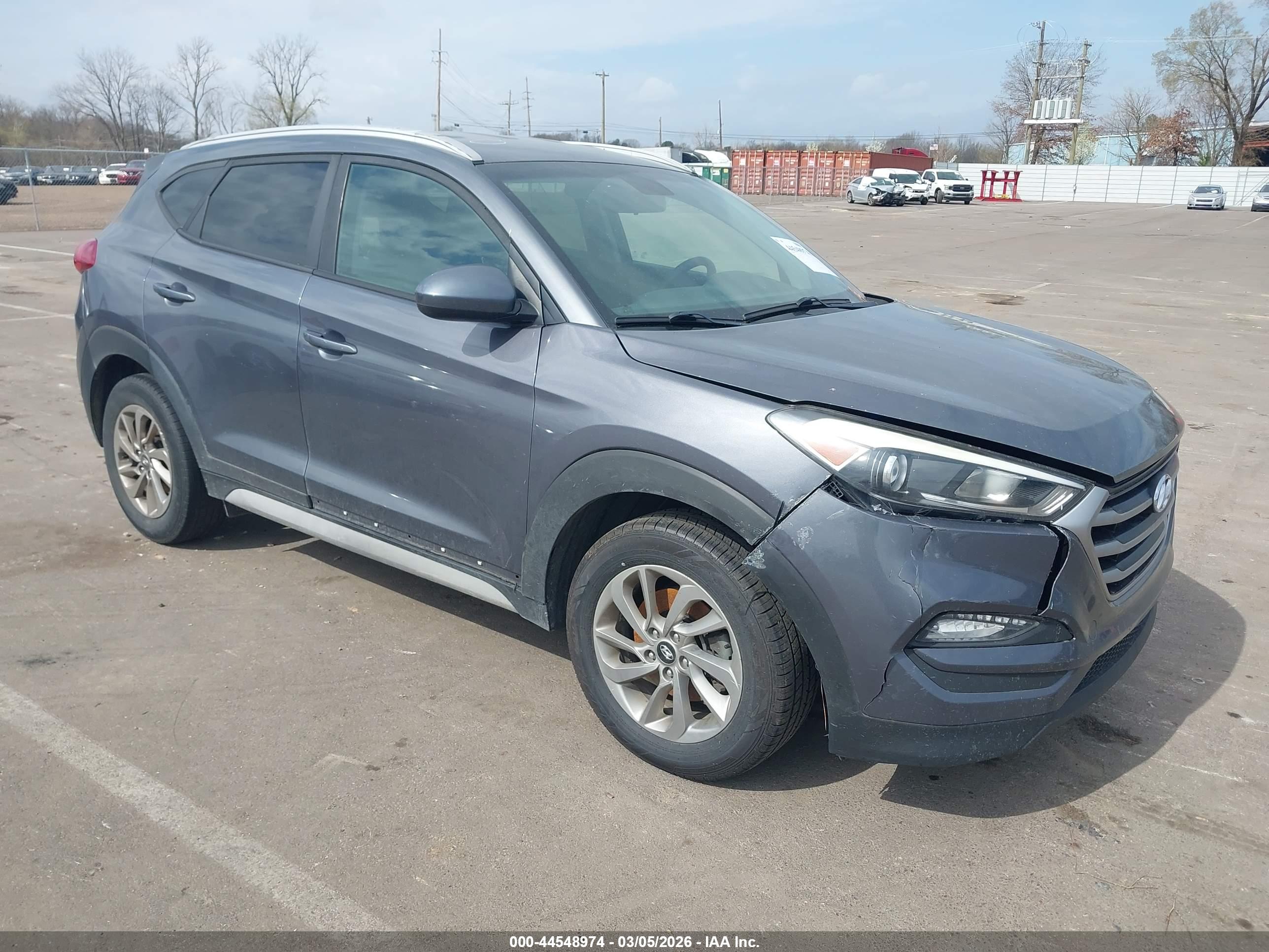 HYUNDAI TUCSON image 6