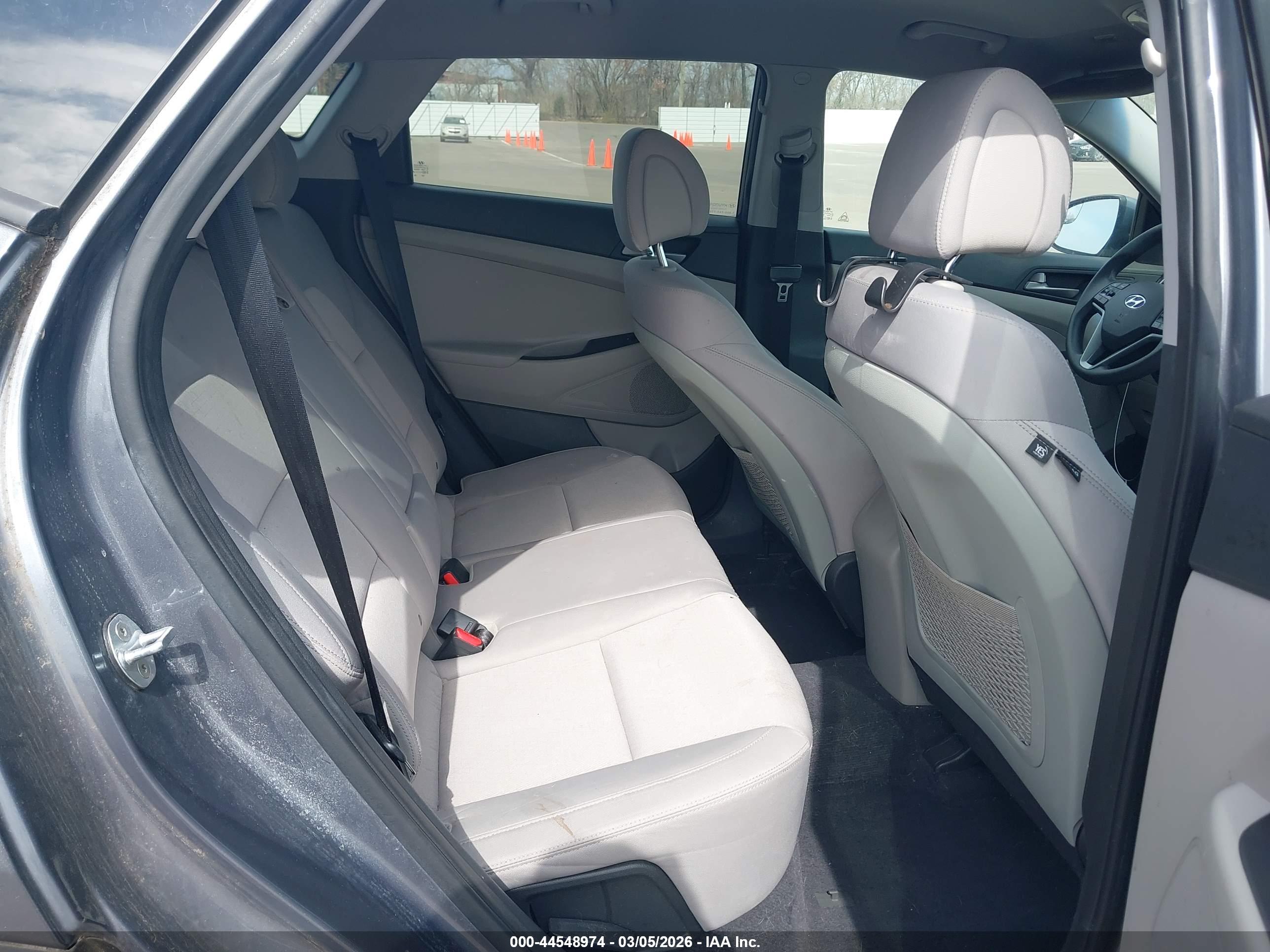 HYUNDAI TUCSON image 8