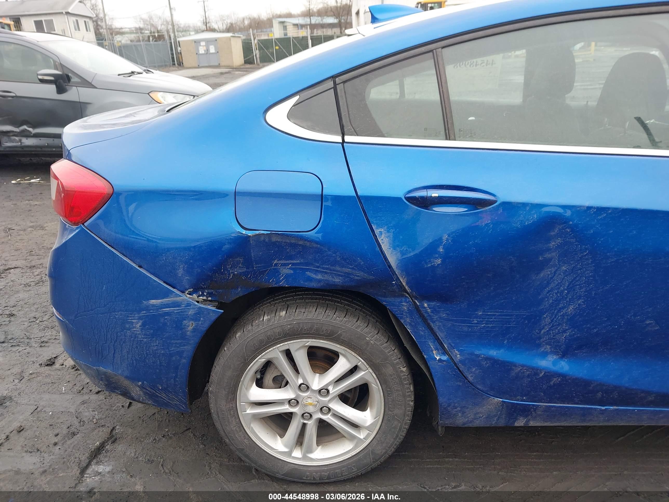 CHEVROLET CRUZE image 6
