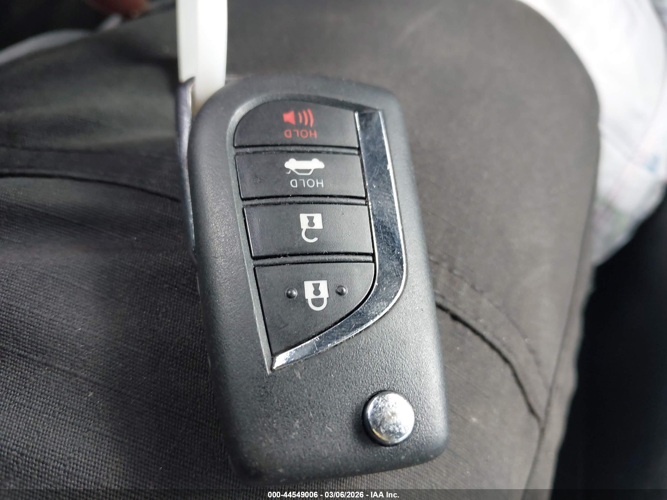 TOYOTA COROLLA image 11