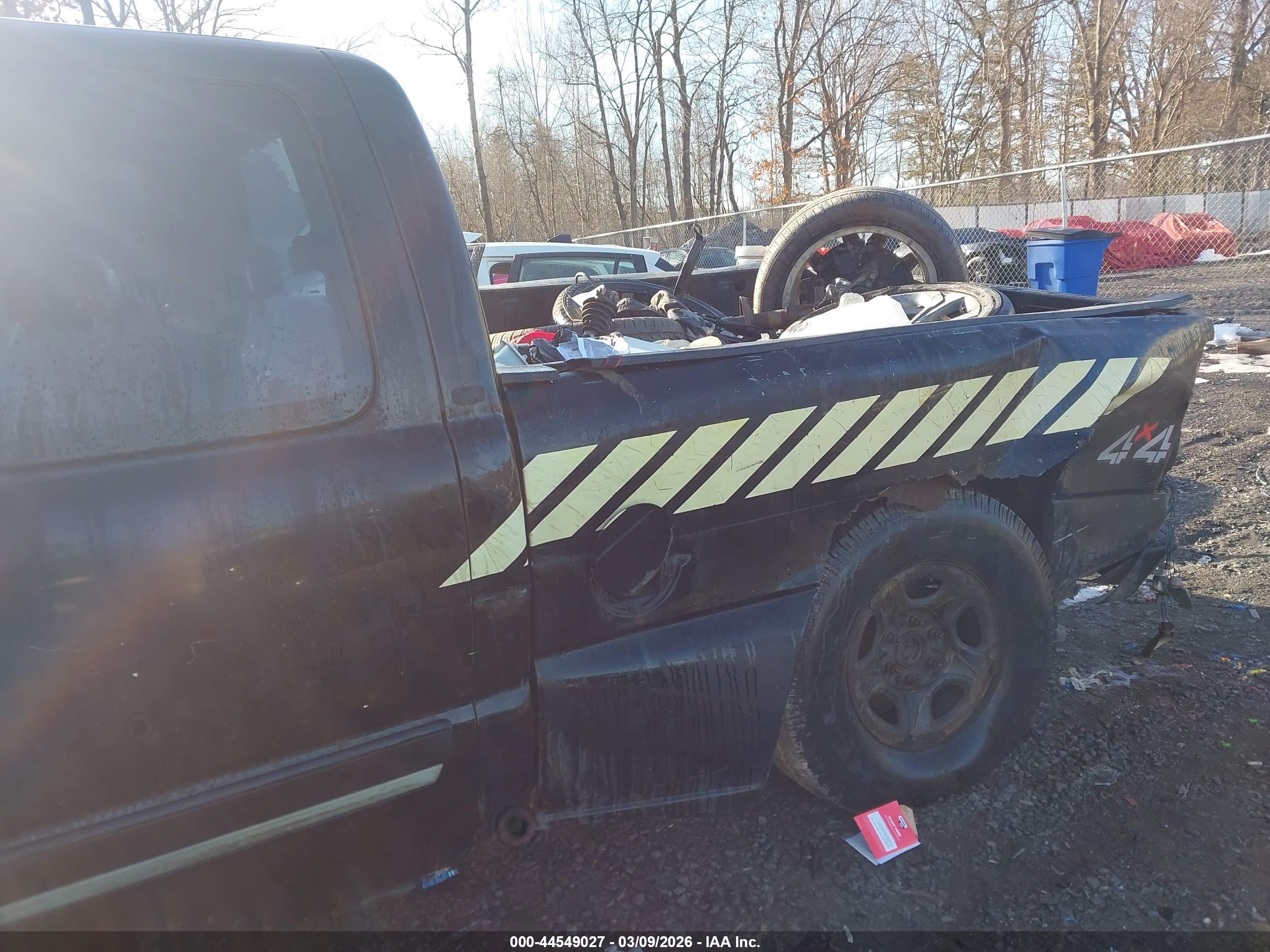 CHEVROLET SILVERADO image 6