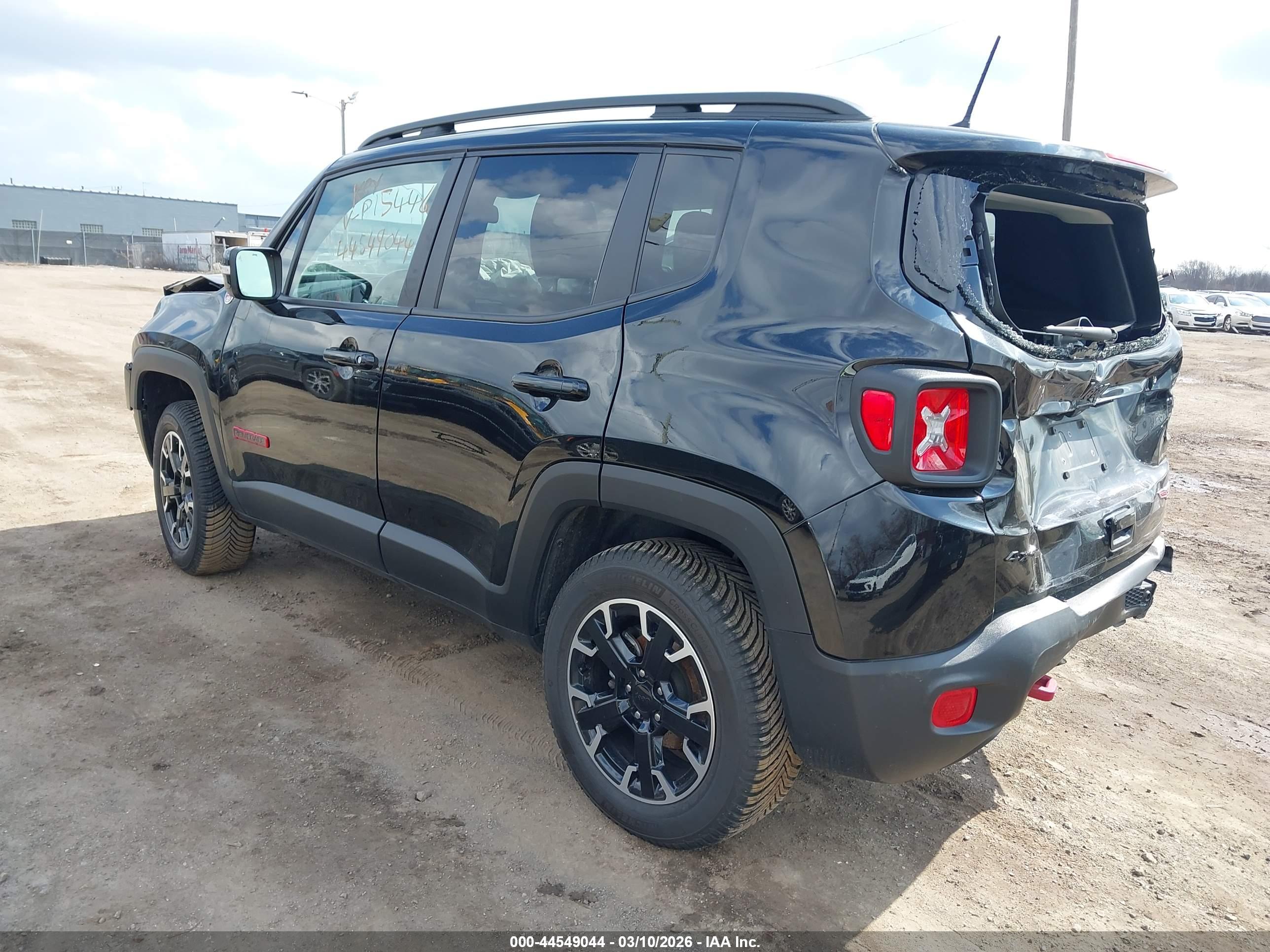 JEEP RENEGADE image 3