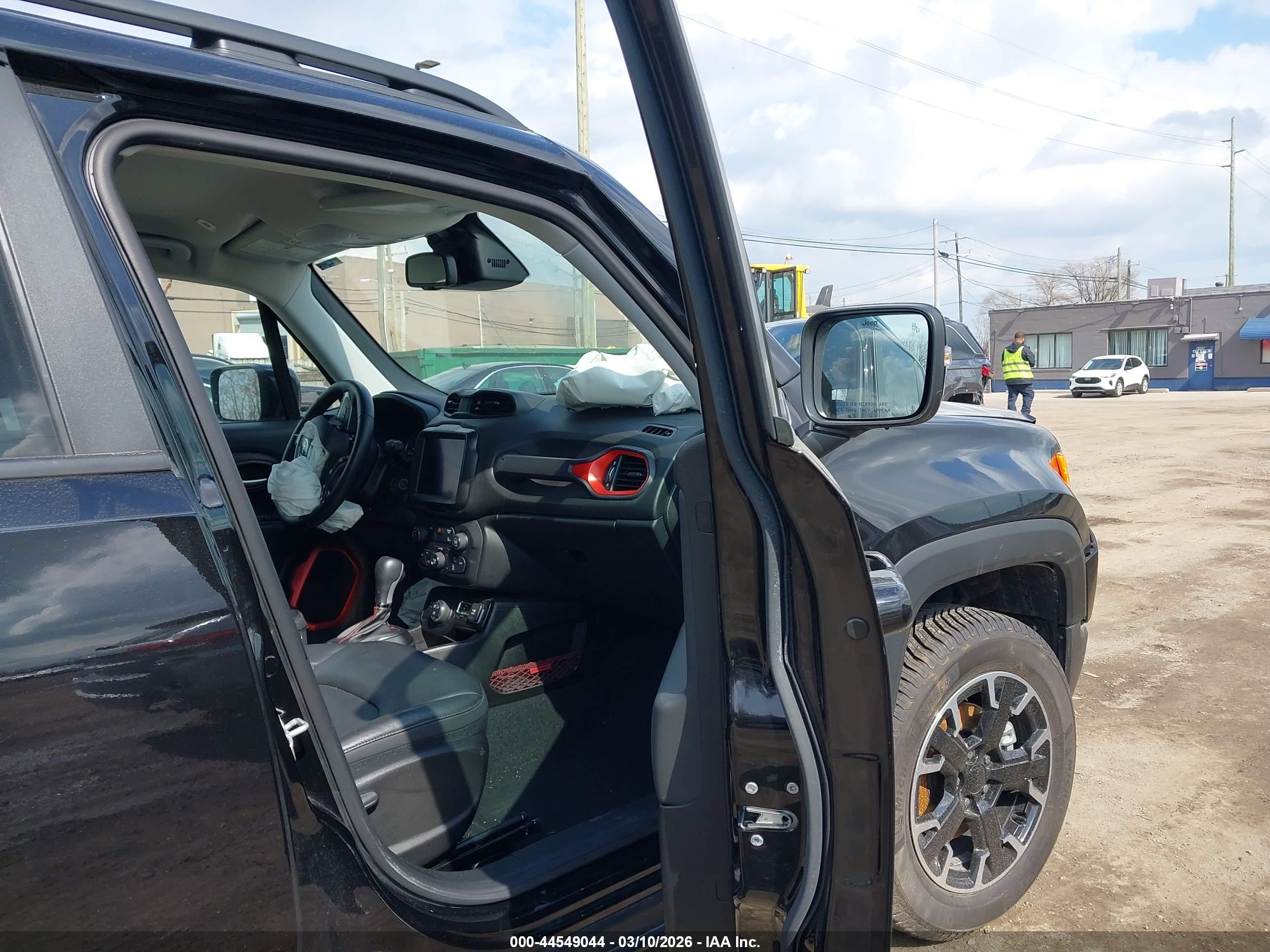 JEEP RENEGADE image 5