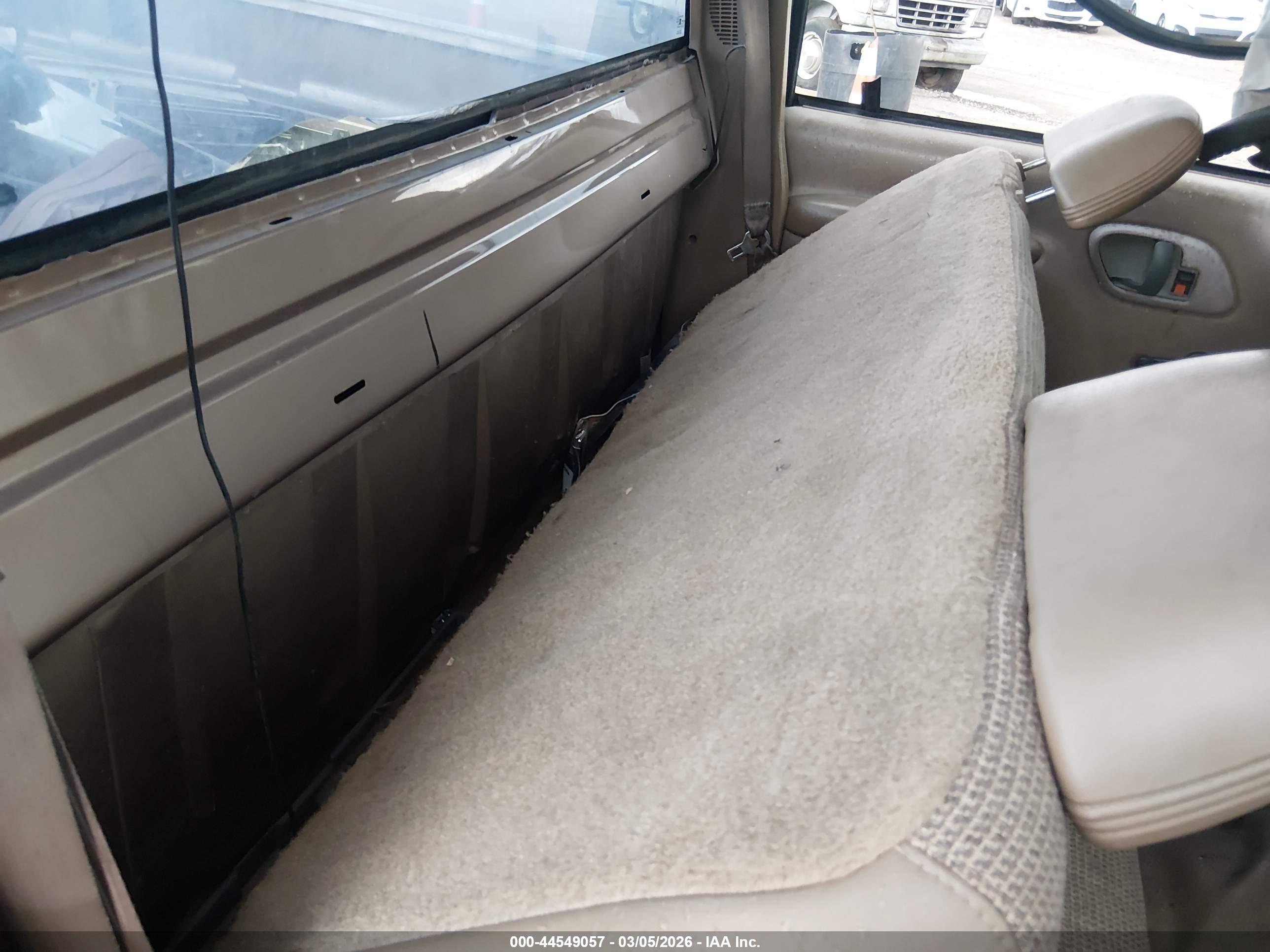 CHEVROLET GMT-400 image 8