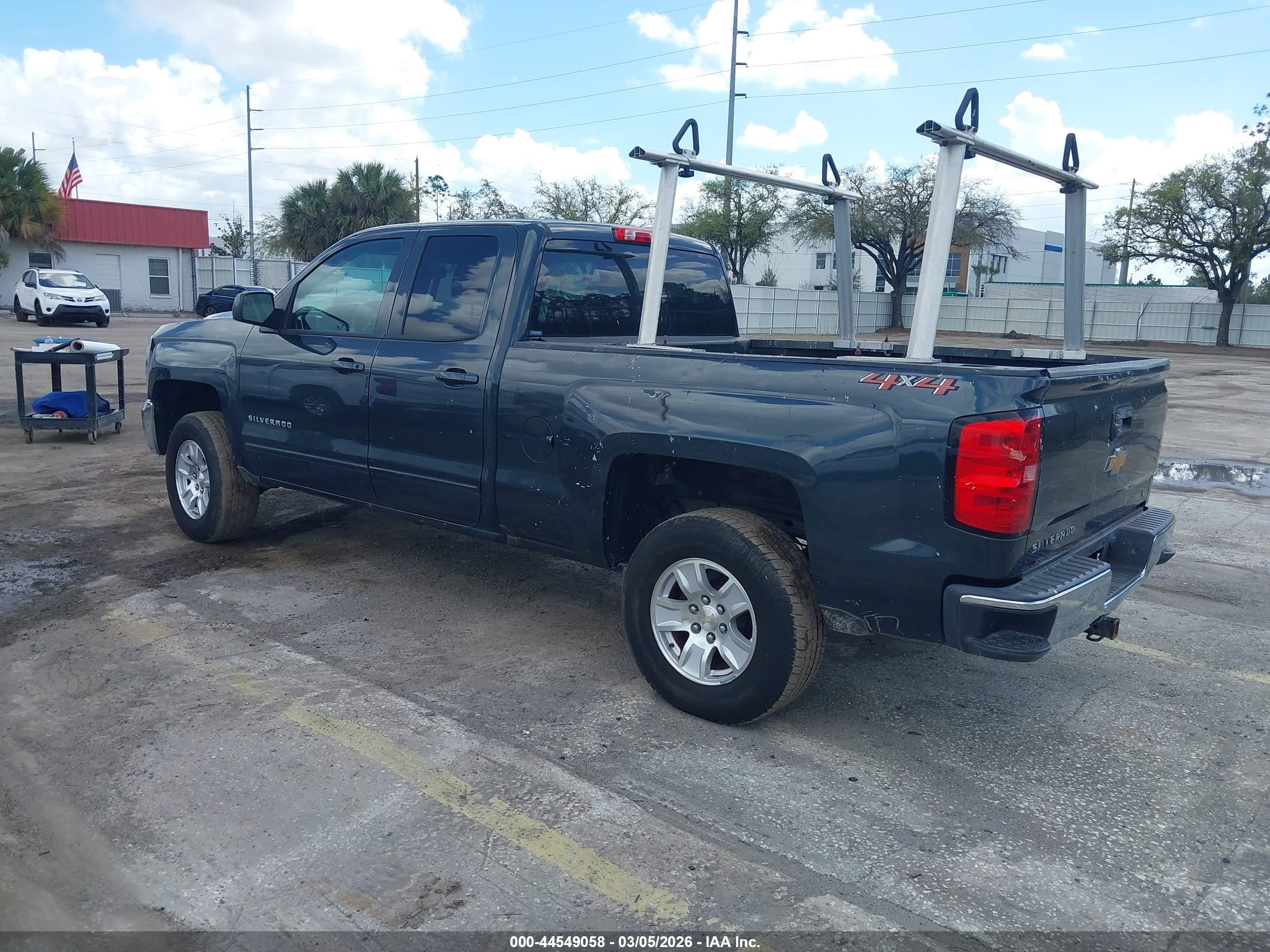 CHEVROLET SILVERADO image 3