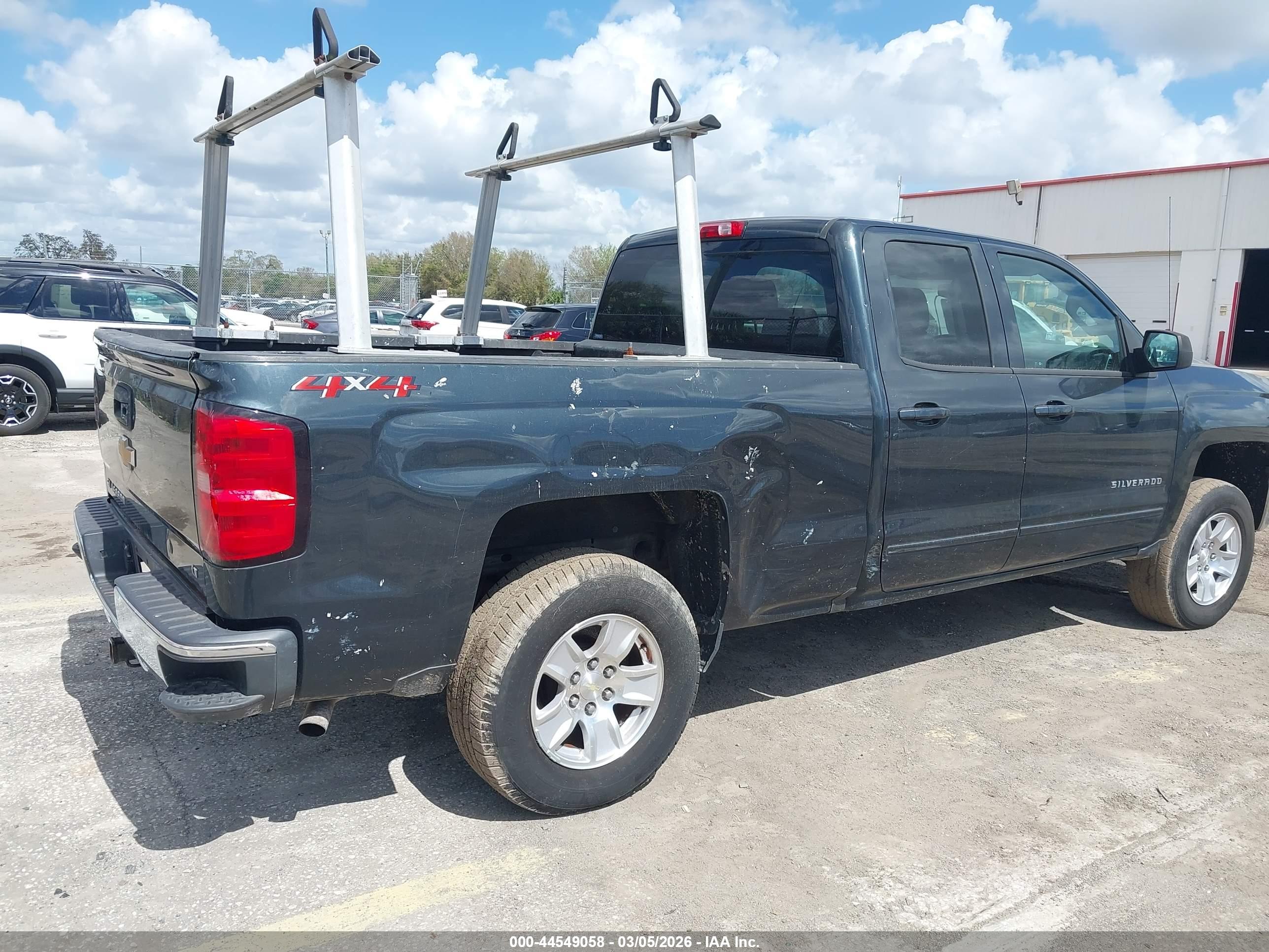 CHEVROLET SILVERADO image 6