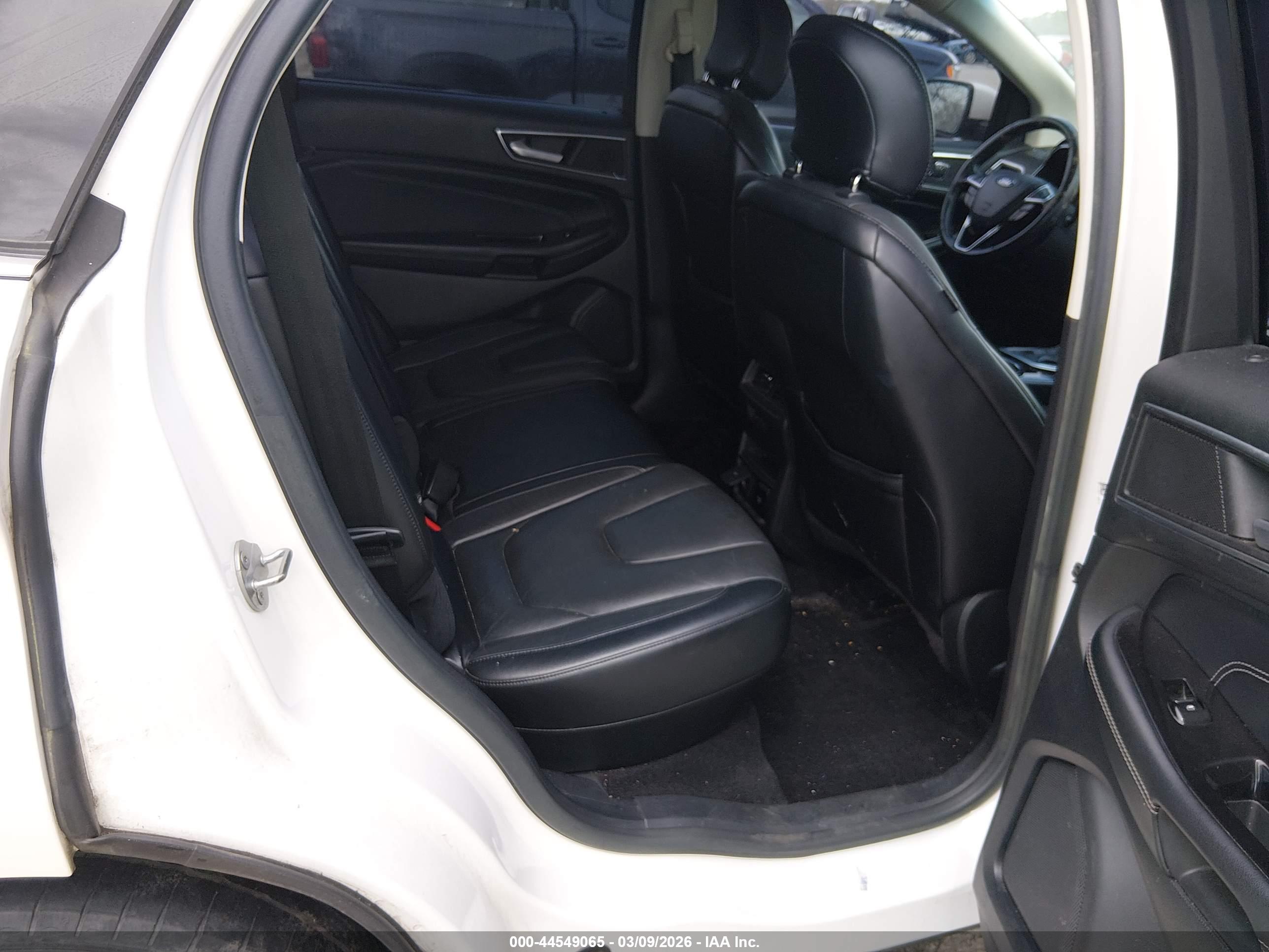 FORD EDGE image 8