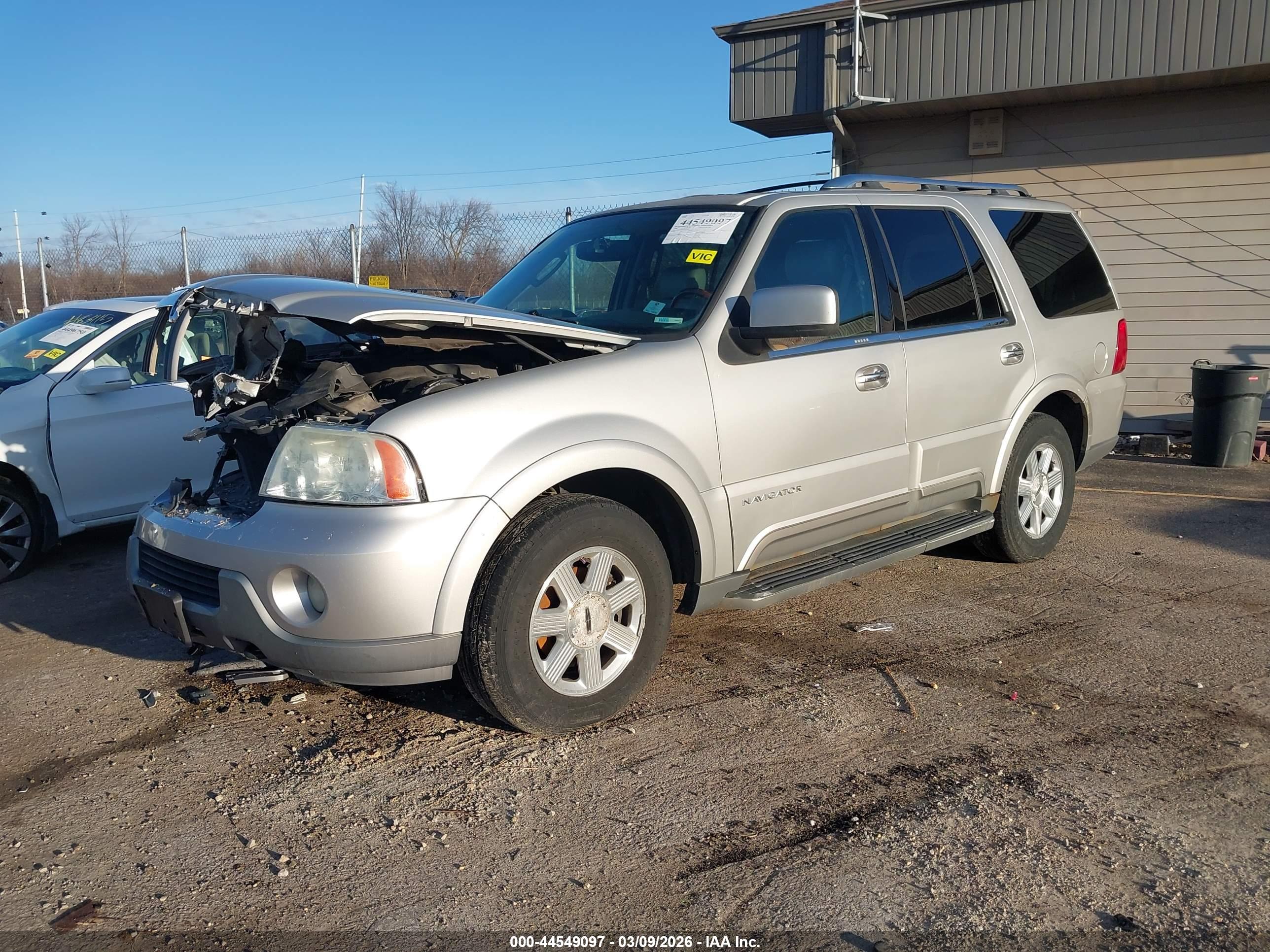 LINCOLN NAVIGATOR image 2