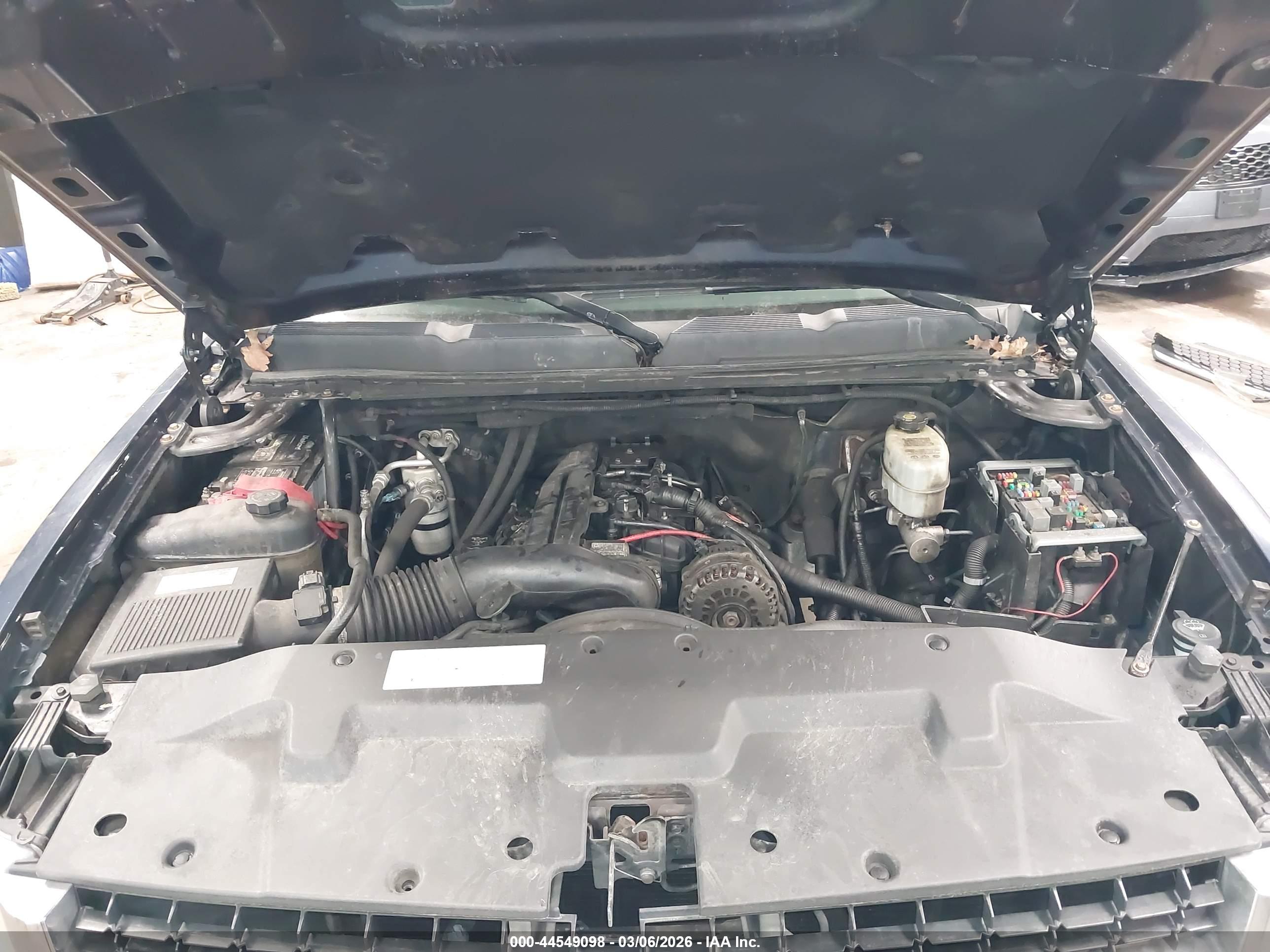 CHEVROLET SILVERADO image 10