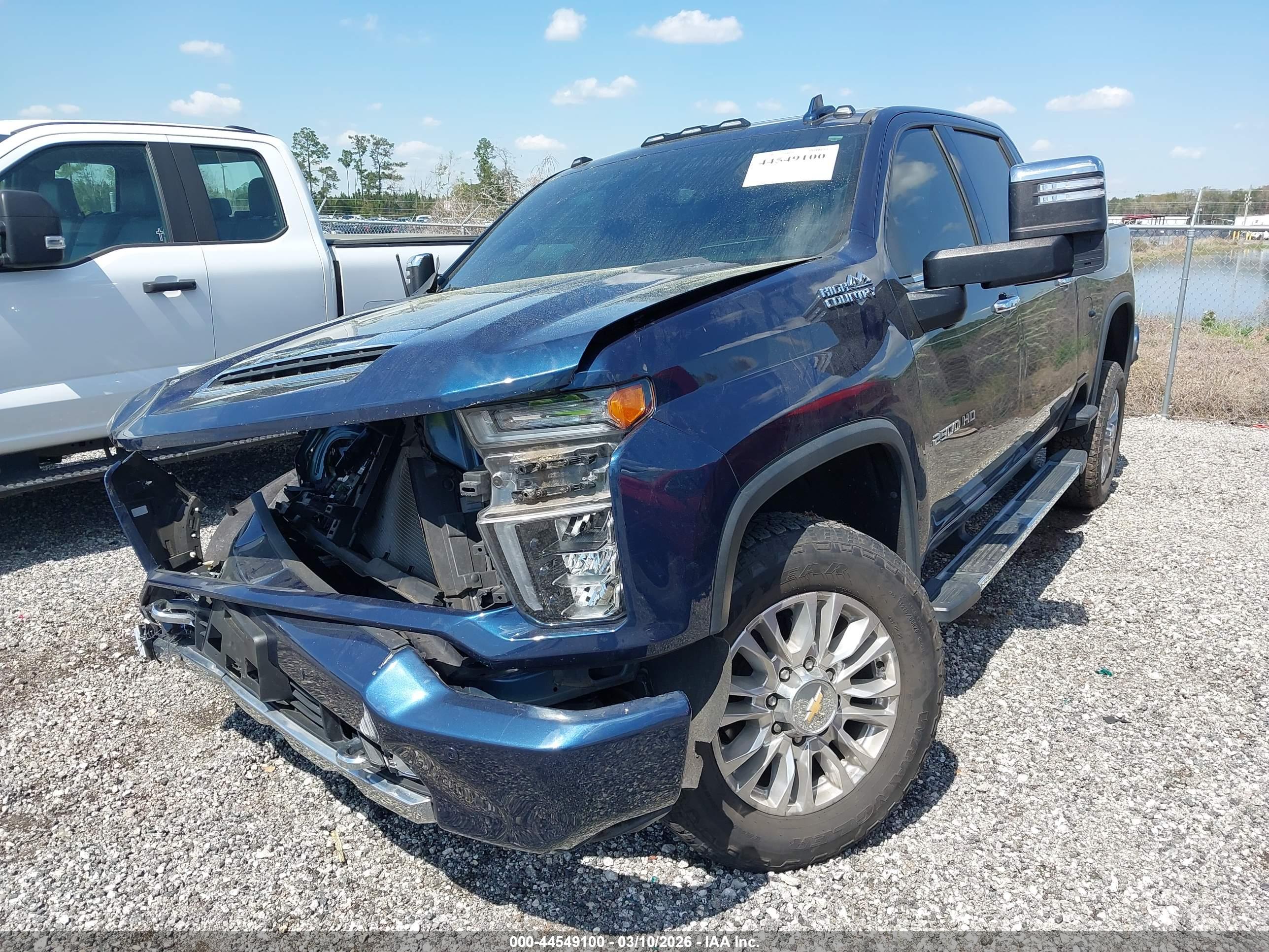 CHEVROLET SILVERADO image 6