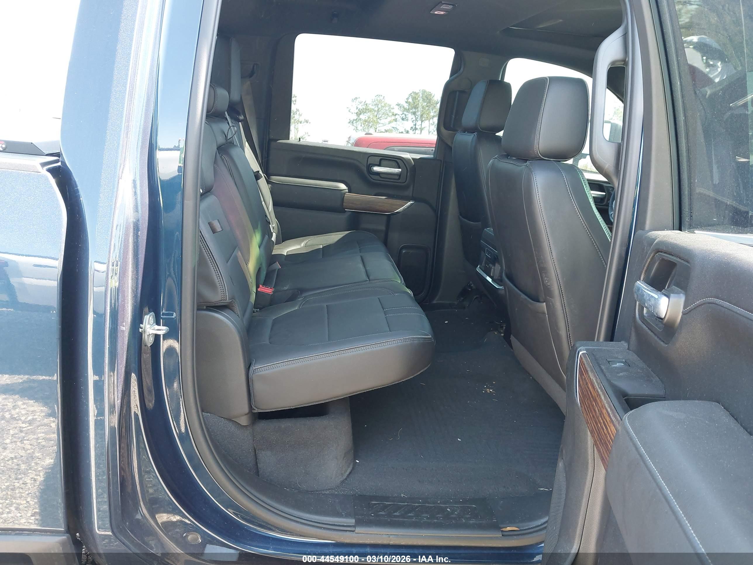 CHEVROLET SILVERADO image 8