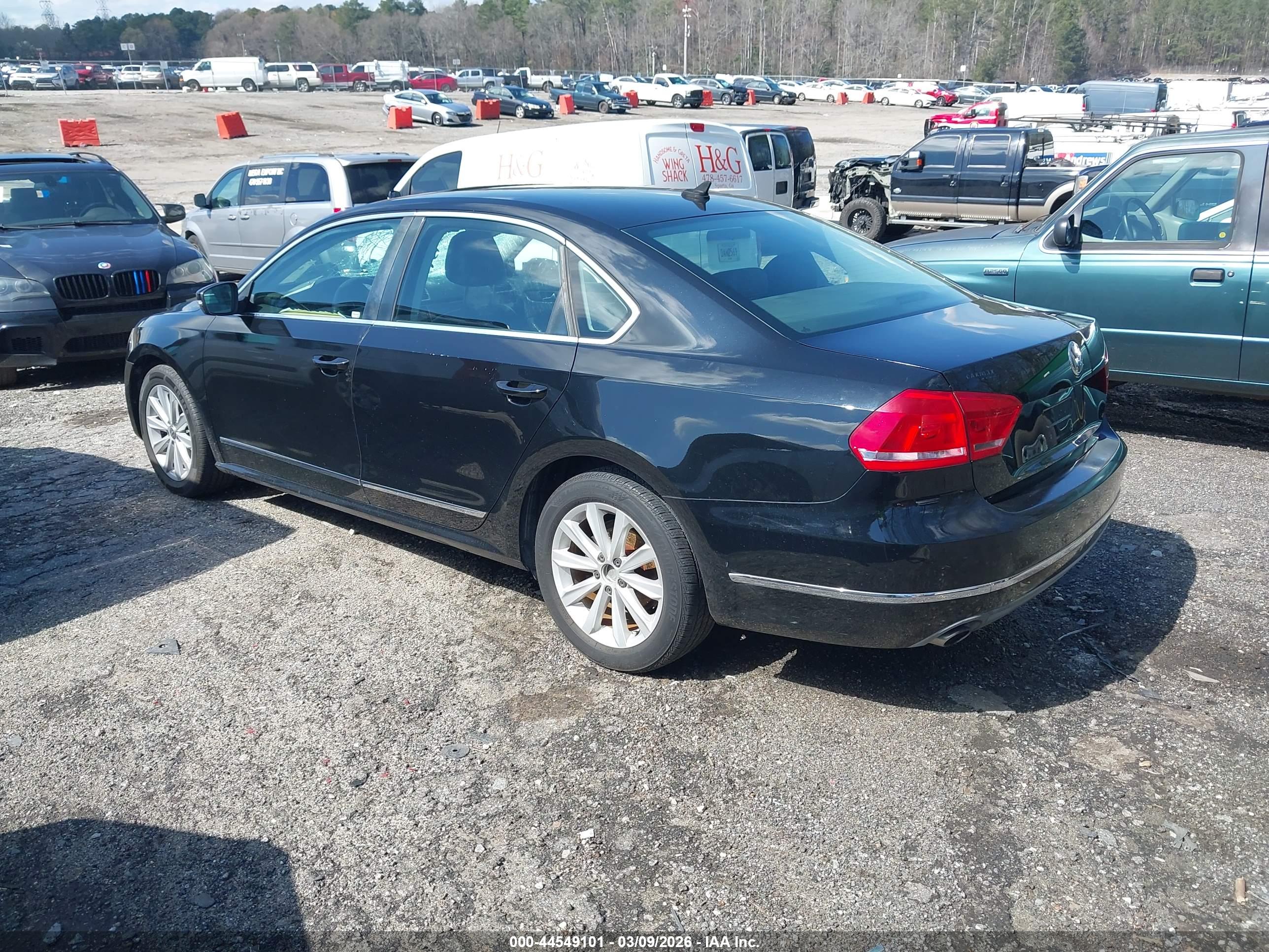 VOLKSWAGEN PASSAT image 3