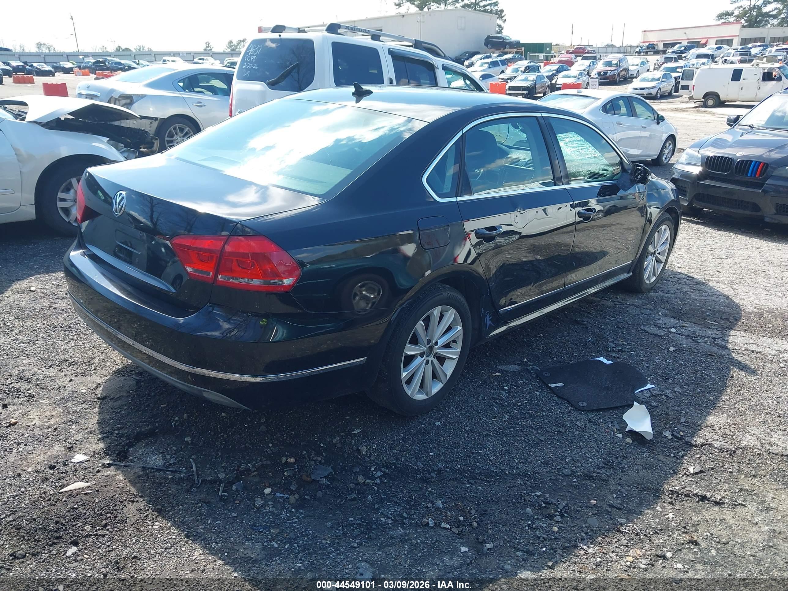 VOLKSWAGEN PASSAT image 4