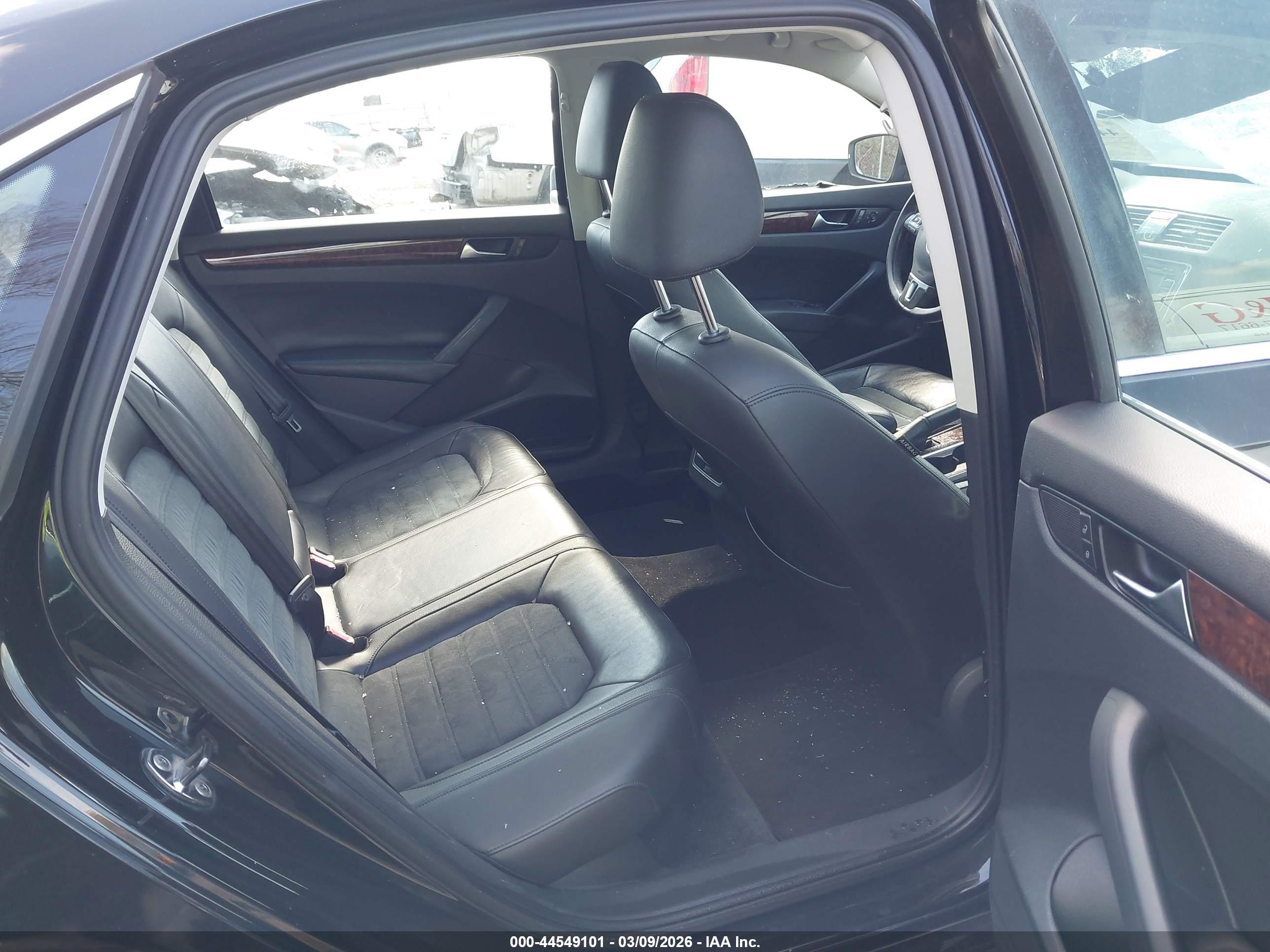VOLKSWAGEN PASSAT image 8